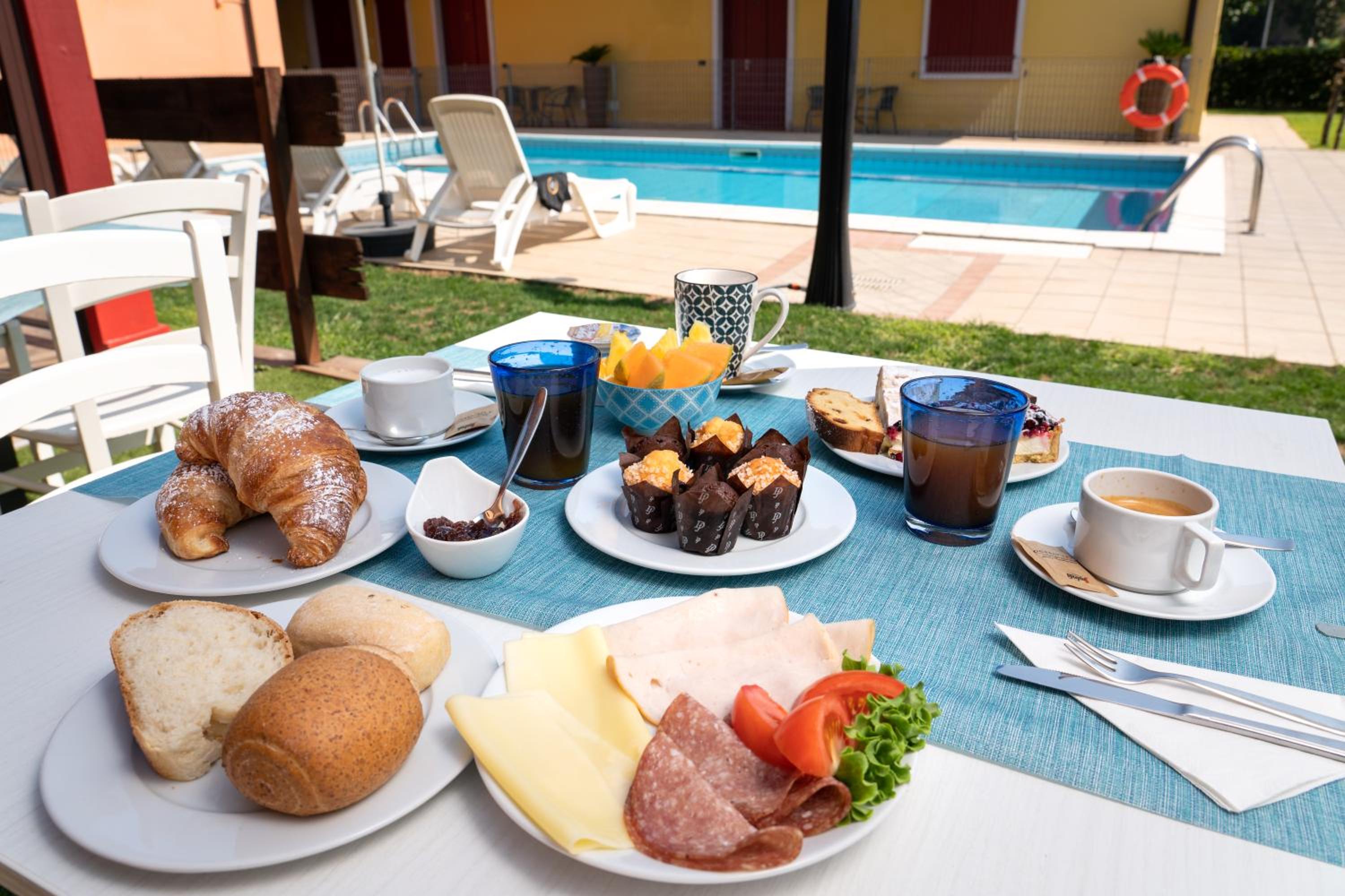 Appartamenti Villa Camporosso- Parchi,Terme di Cola'