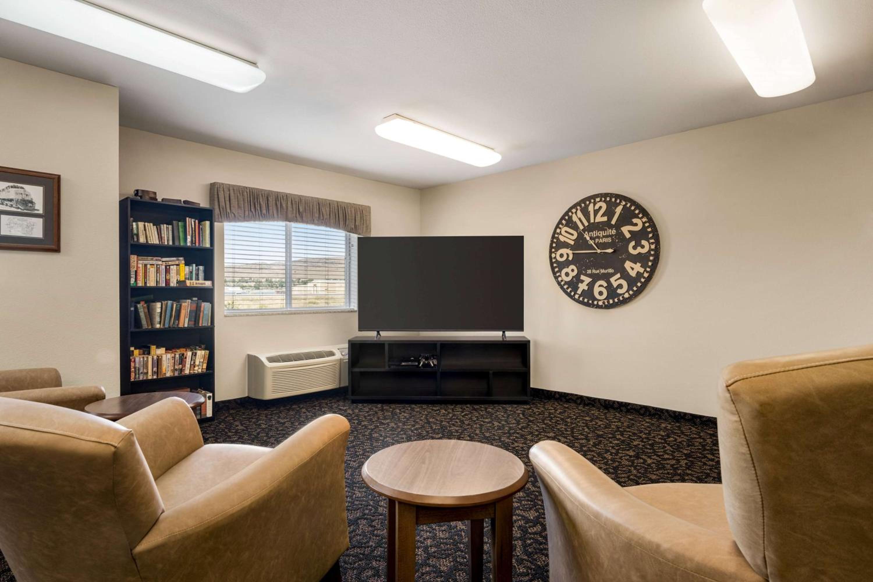 Rawlins Vacations - Baymont by Wyndham Rawlins - Property Image 5