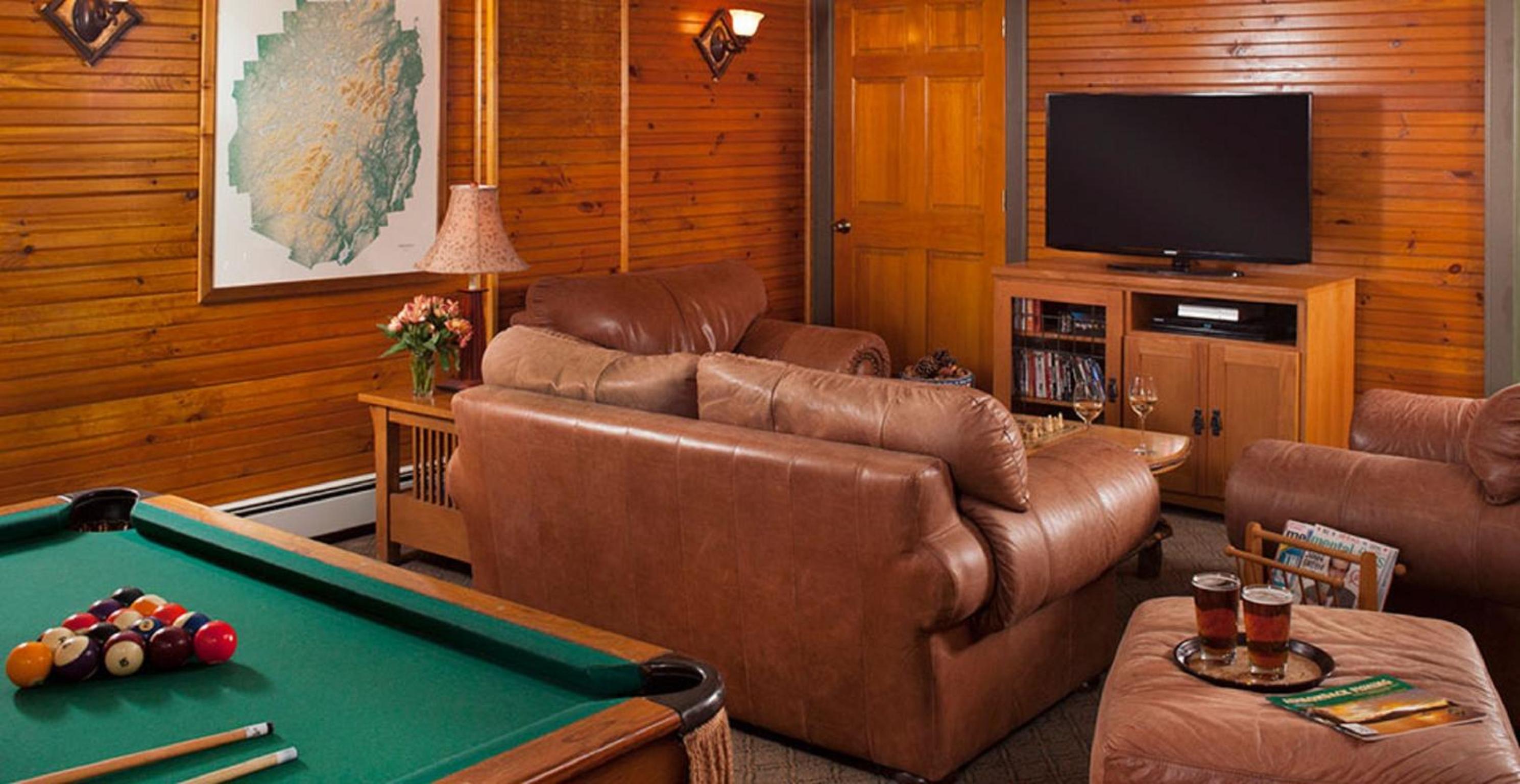 Friends Lake Inn