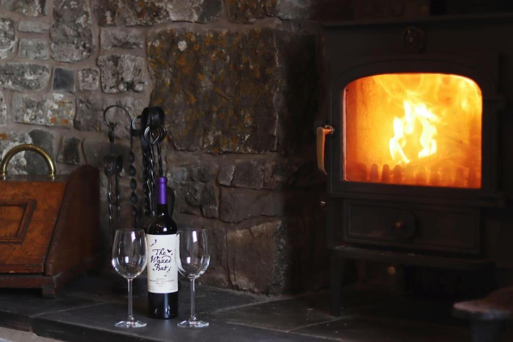 Cynynion Uchaf Farmhouse - 18th Century, Welsh Borders, Breathtaking Views