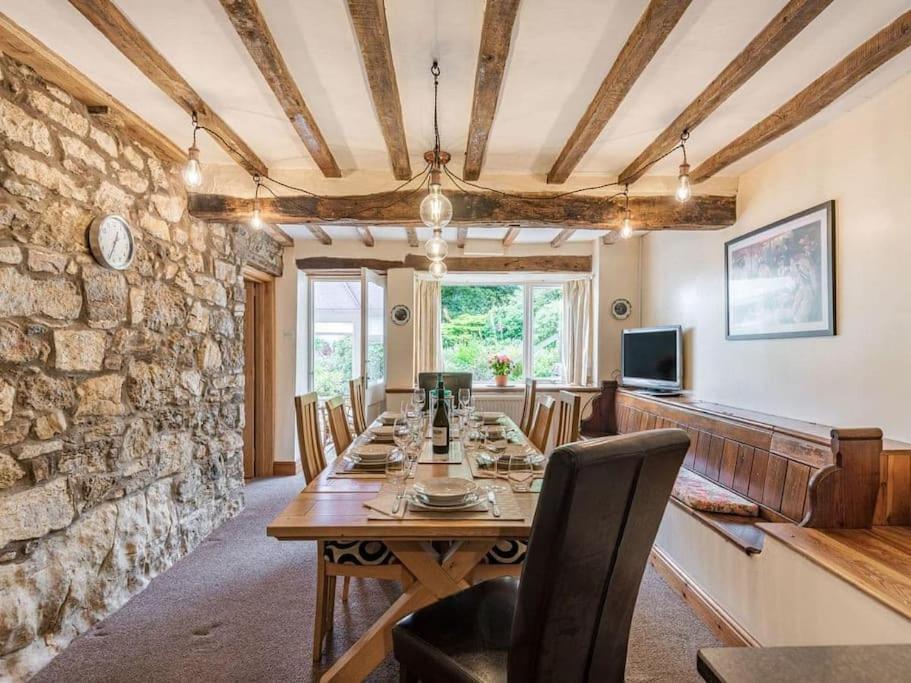 Cynynion Uchaf Farmhouse - 18th Century, Welsh Borders, Breathtaking Views