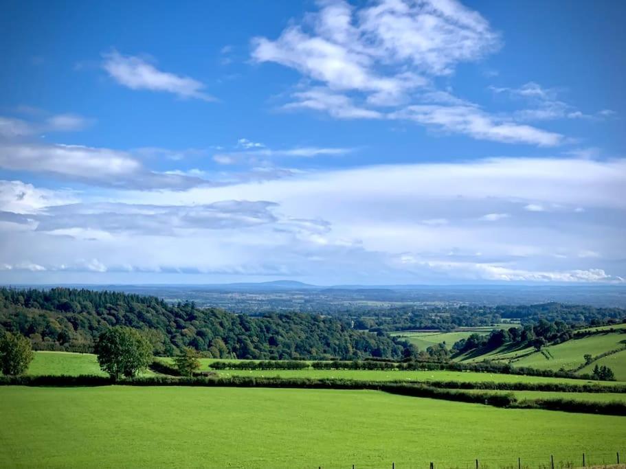 Cynynion Uchaf Farmhouse - 18th Century, Welsh Borders, Breathtaking Views