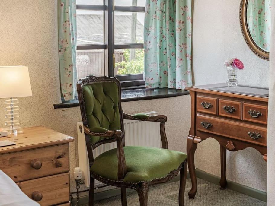 Cynynion Uchaf Farmhouse - 18th Century, Welsh Borders, Breathtaking Views