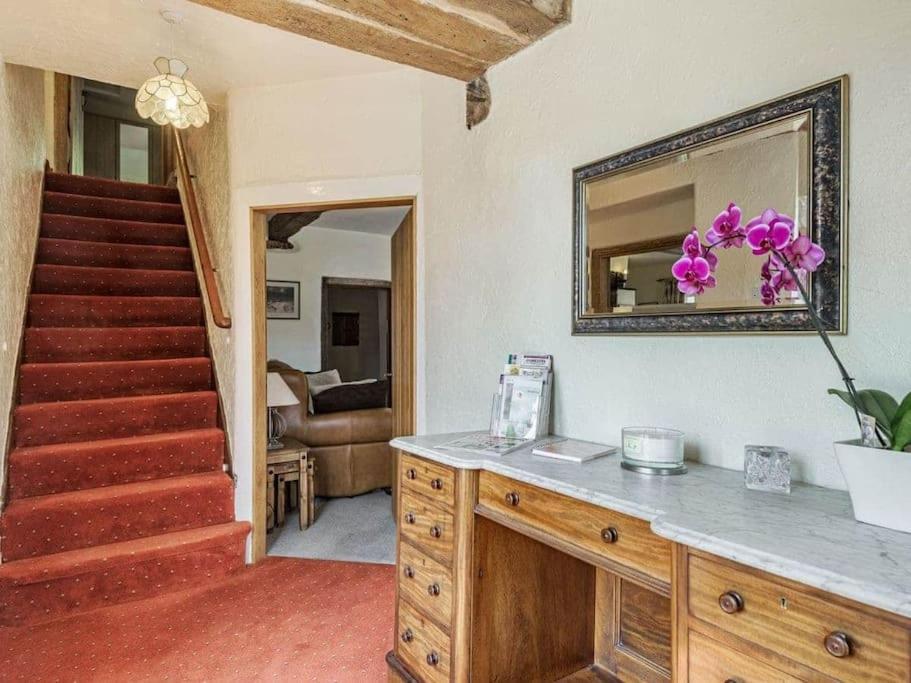 Cynynion Uchaf Farmhouse - 18th Century, Welsh Borders, Breathtaking Views
