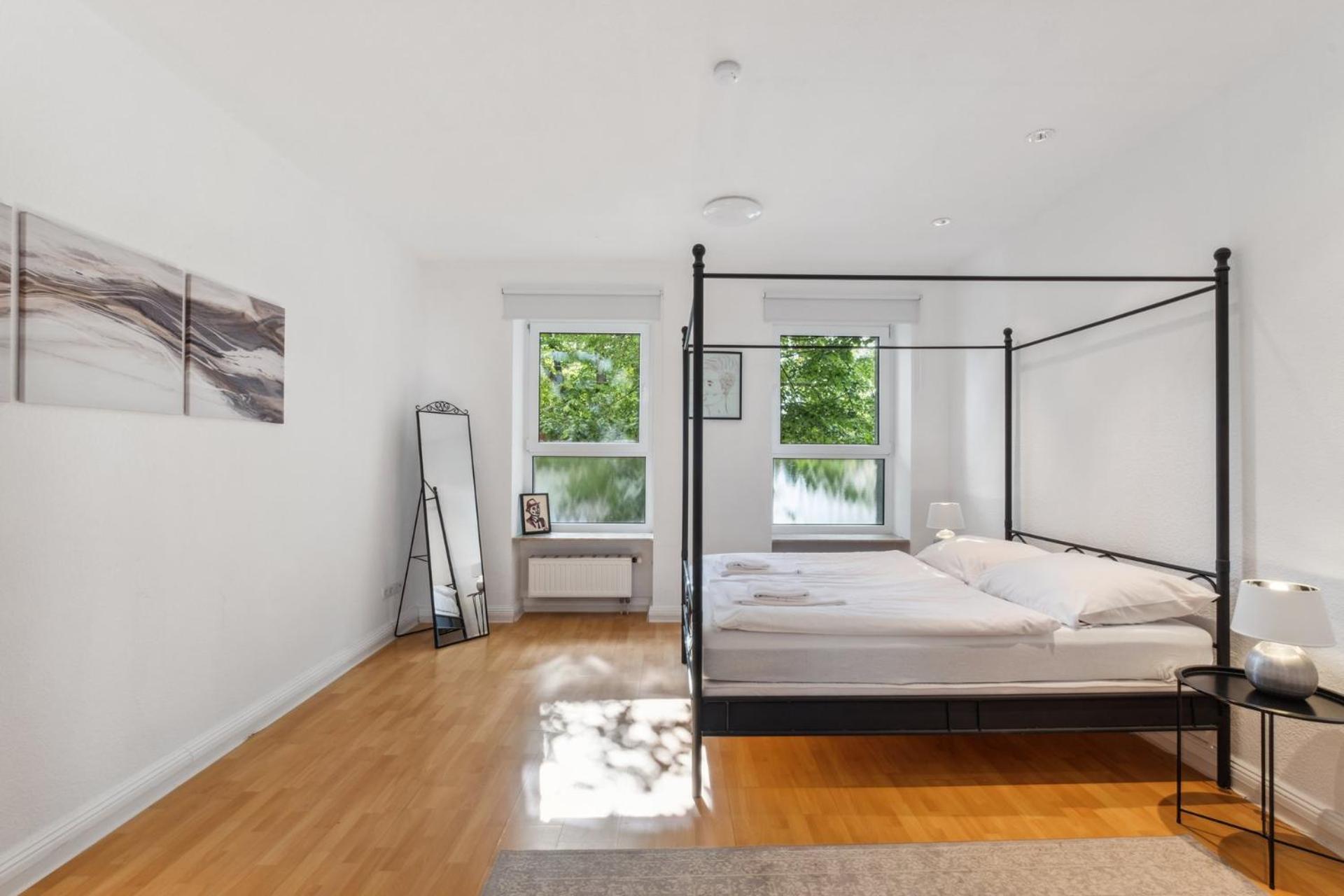 Bright 3-room apartment near Prenzlauer Berg