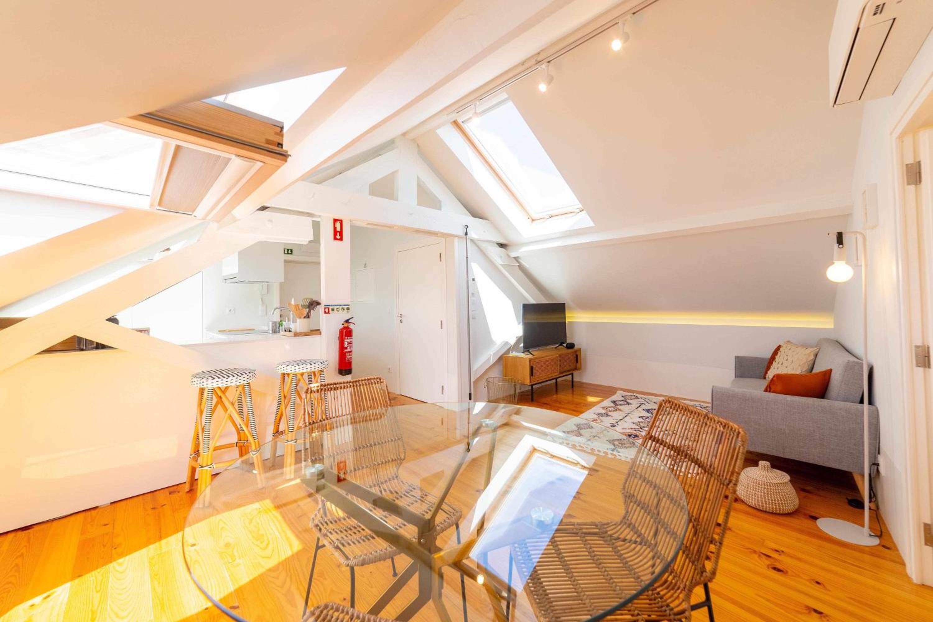 MY HOME IS YOUR HOME– Viana Center Apartment view 2