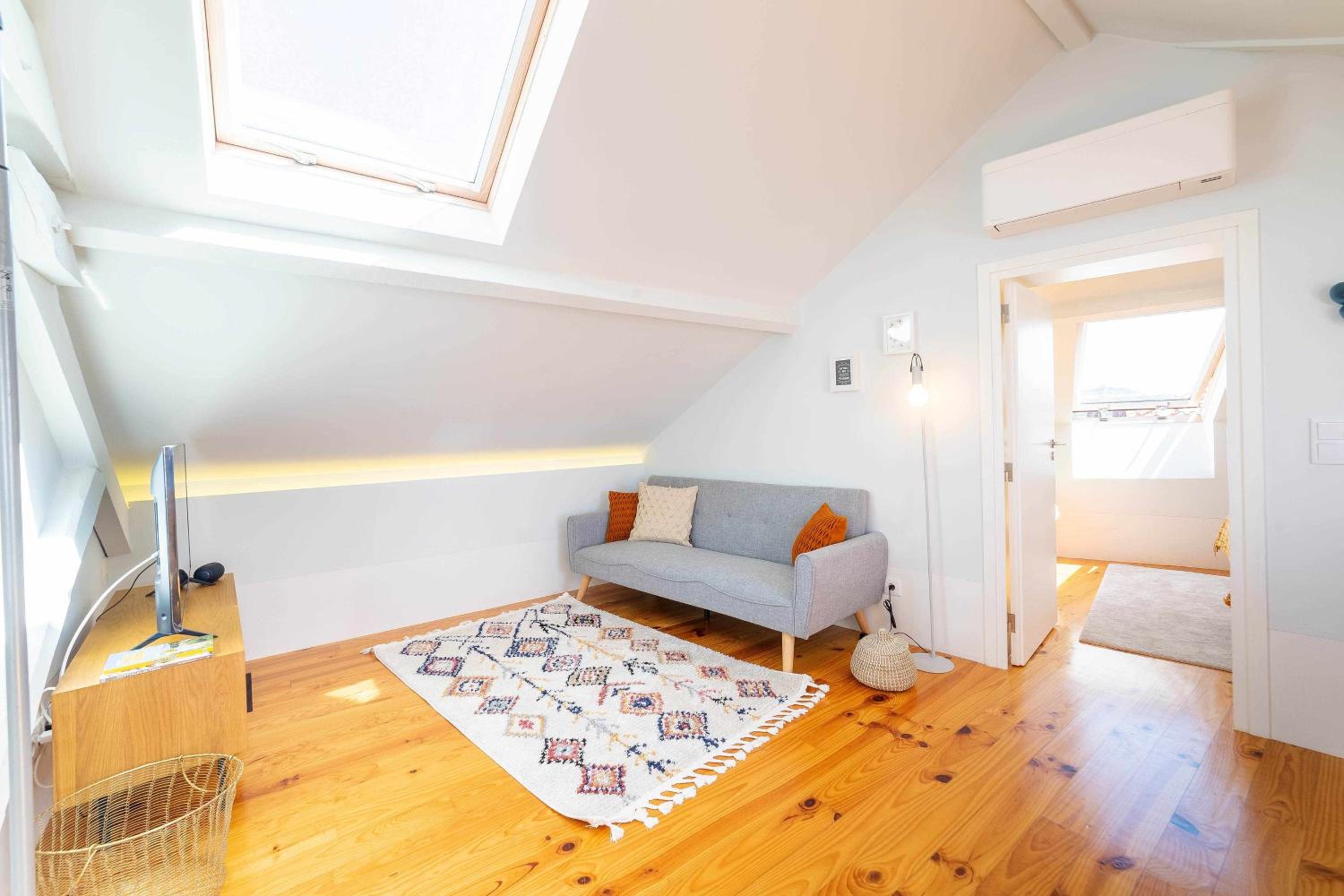 MY HOME IS YOUR HOME– Viana Center Apartment view 3