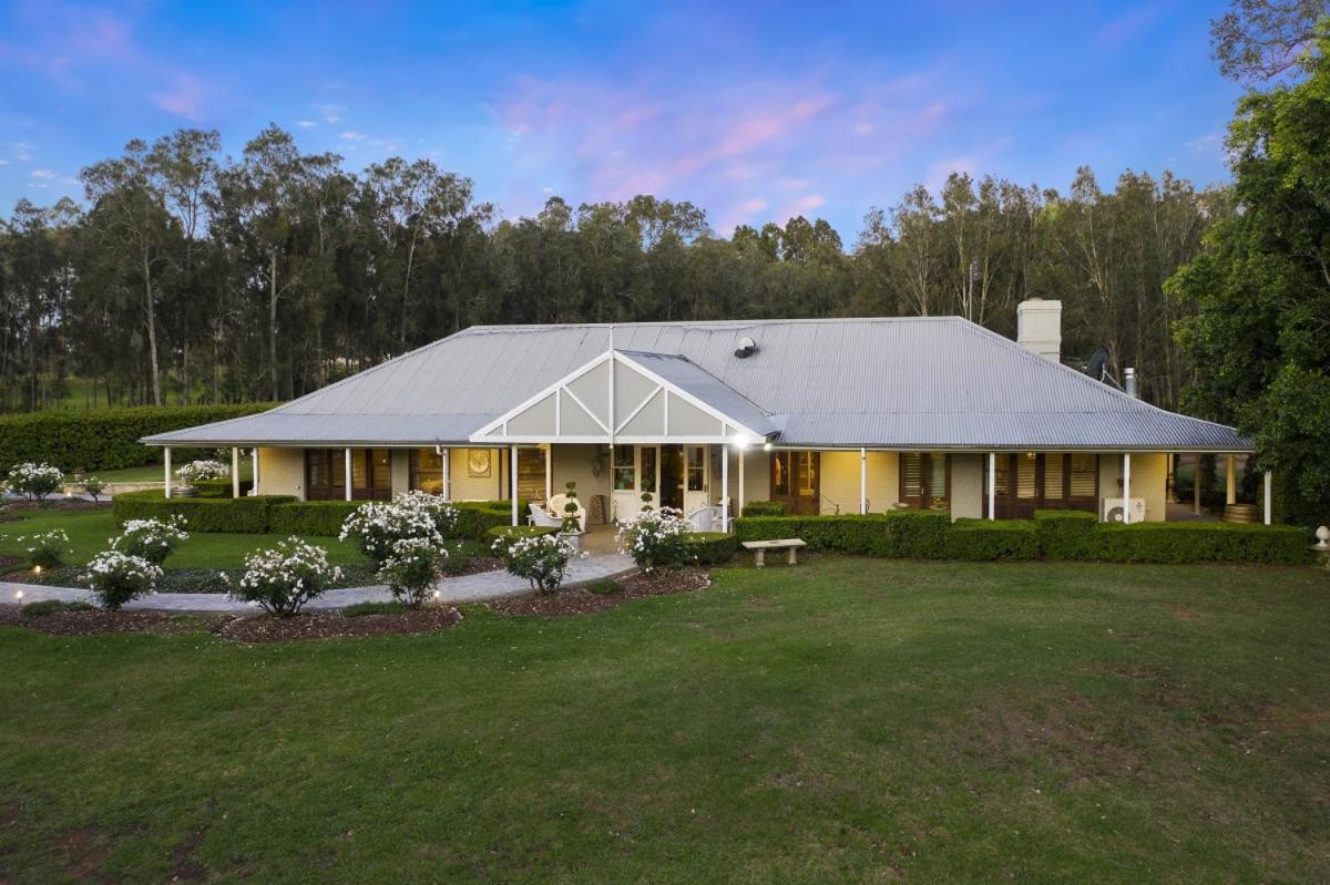 Thistle Hill Guesthouse - walk to many wineries and restaurants