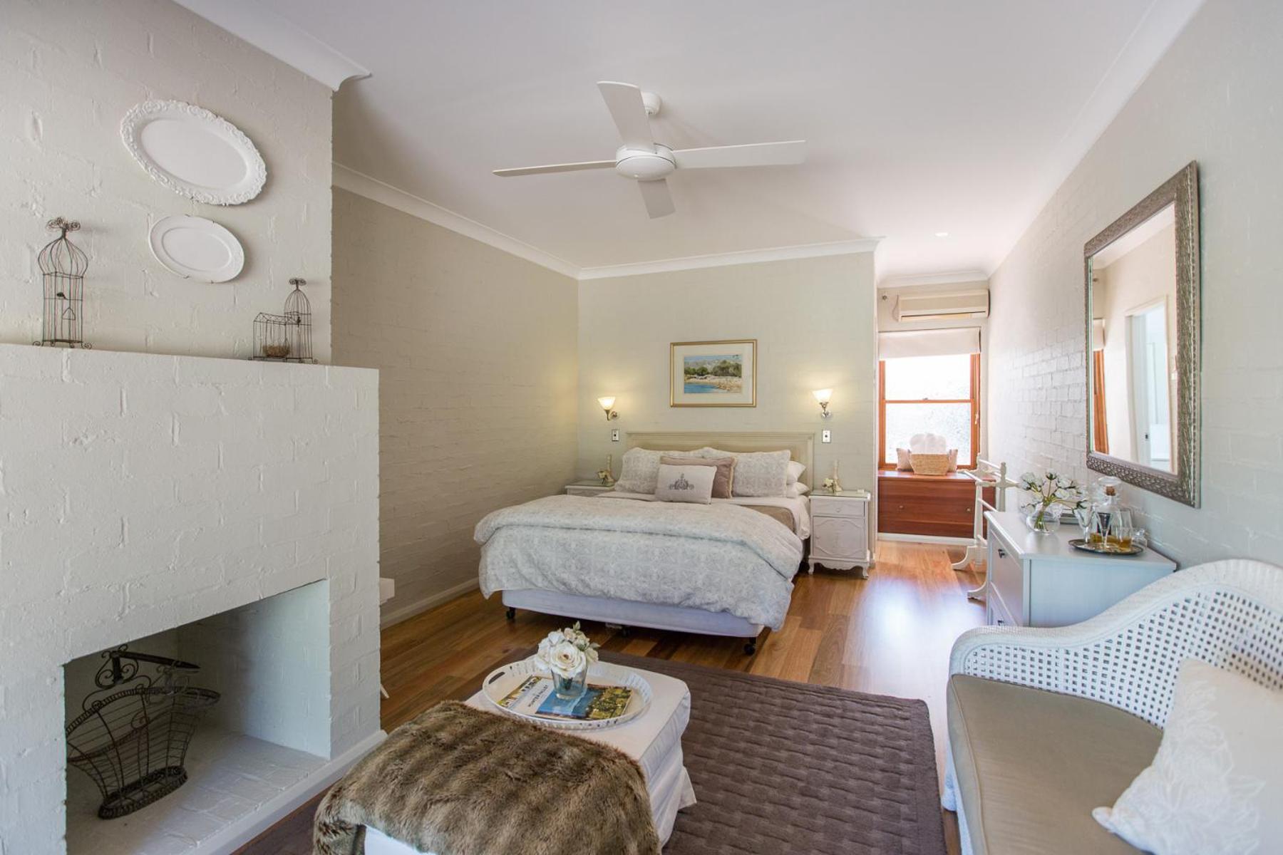 Thistle Hill Guesthouse - walk to many wineries and restaurants