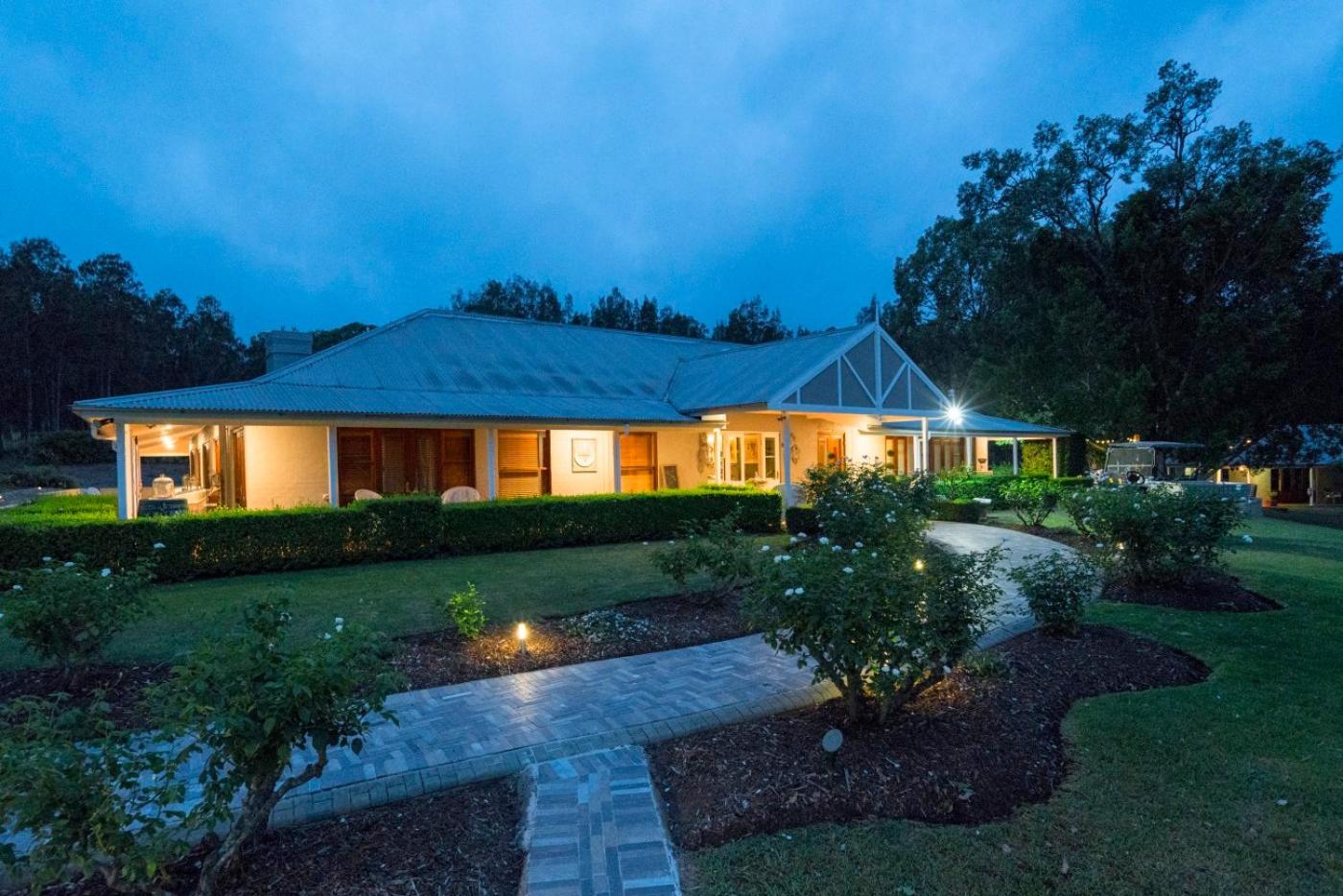 Thistle Hill Guesthouse - walk to many wineries and restaurants