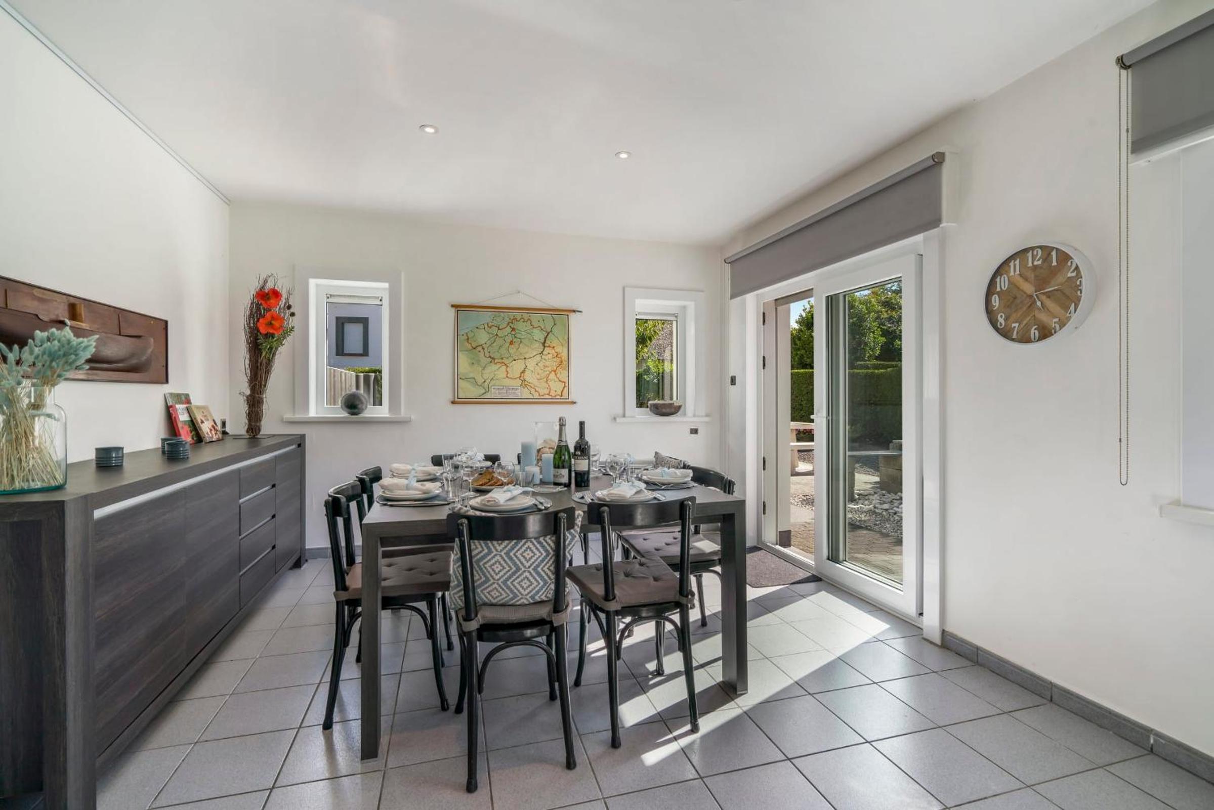 Villa Gamoni - spacious holiday home with garden