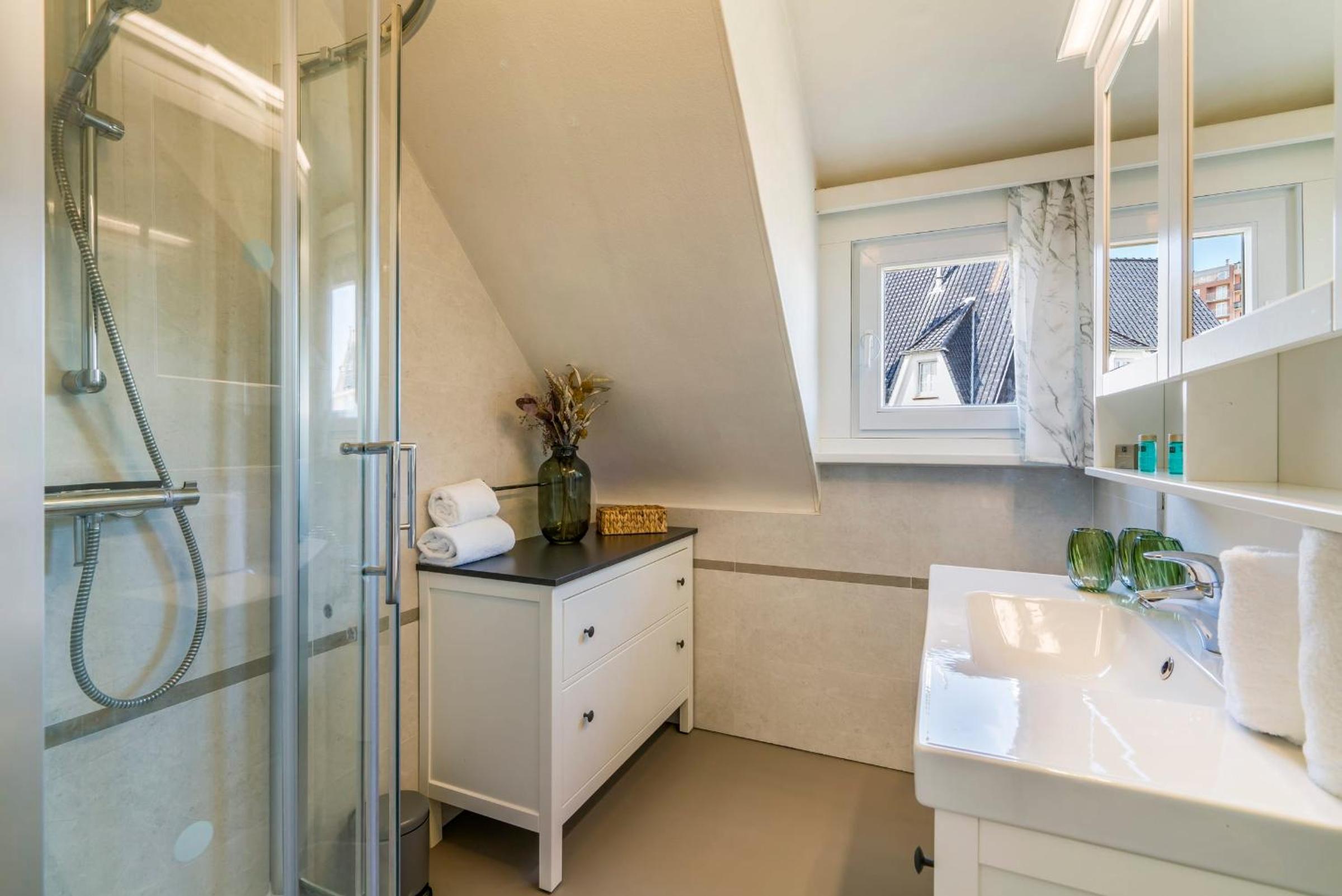 Villa Gamoni - spacious holiday home with garden