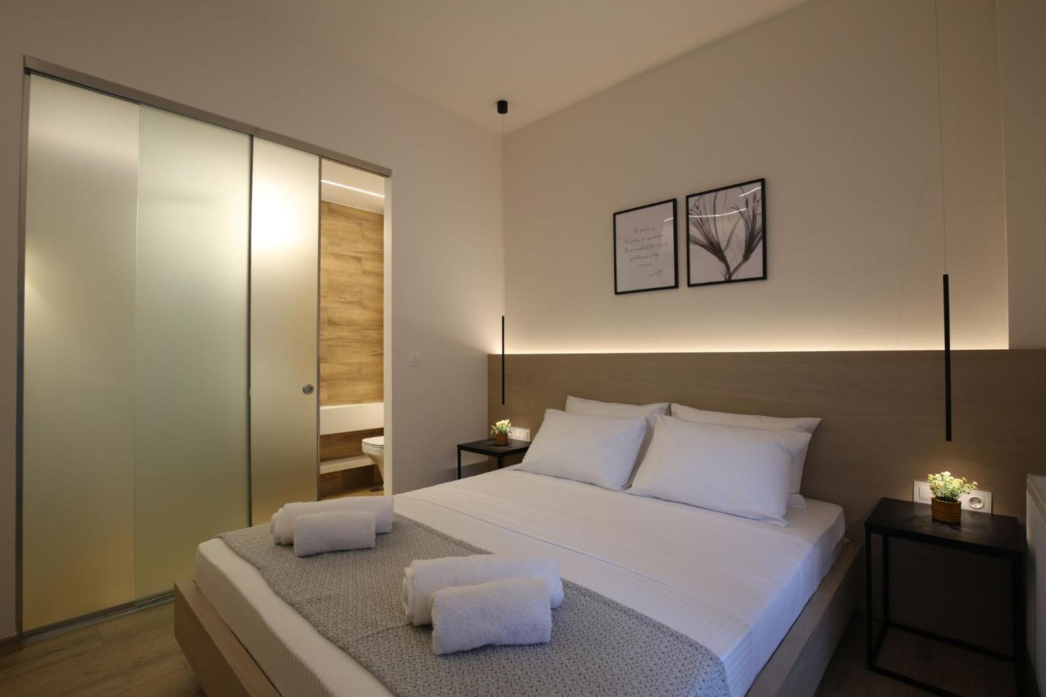 IO SUITES