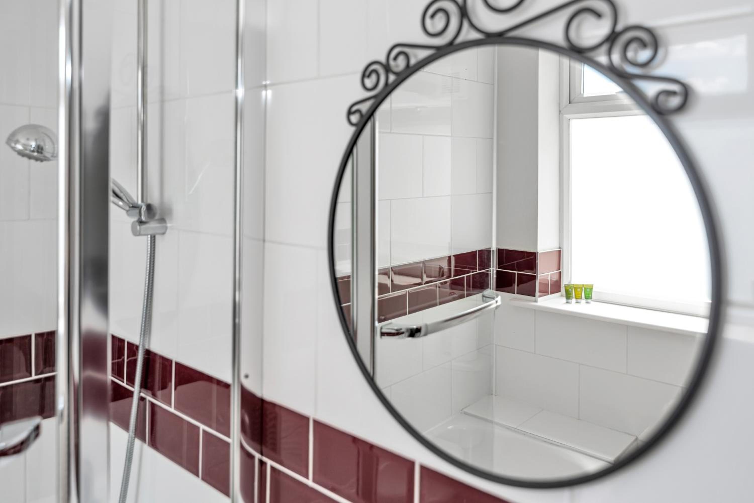 Cool and Chic Duffield Road Apartments view 3