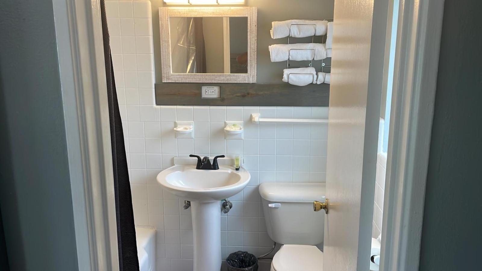 BlueGem Motel - Property Image 91