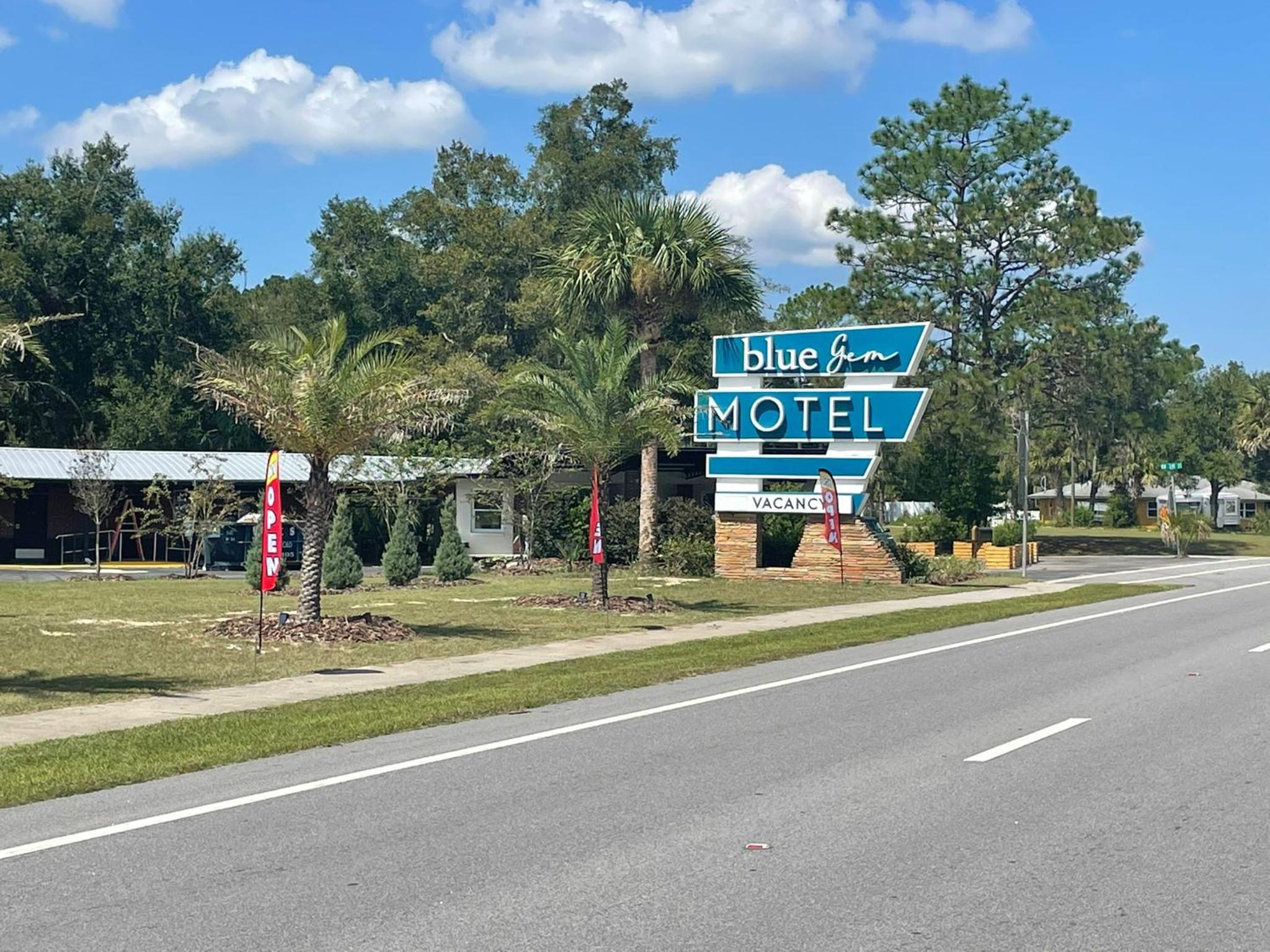 BlueGem Motel - Property Image 2