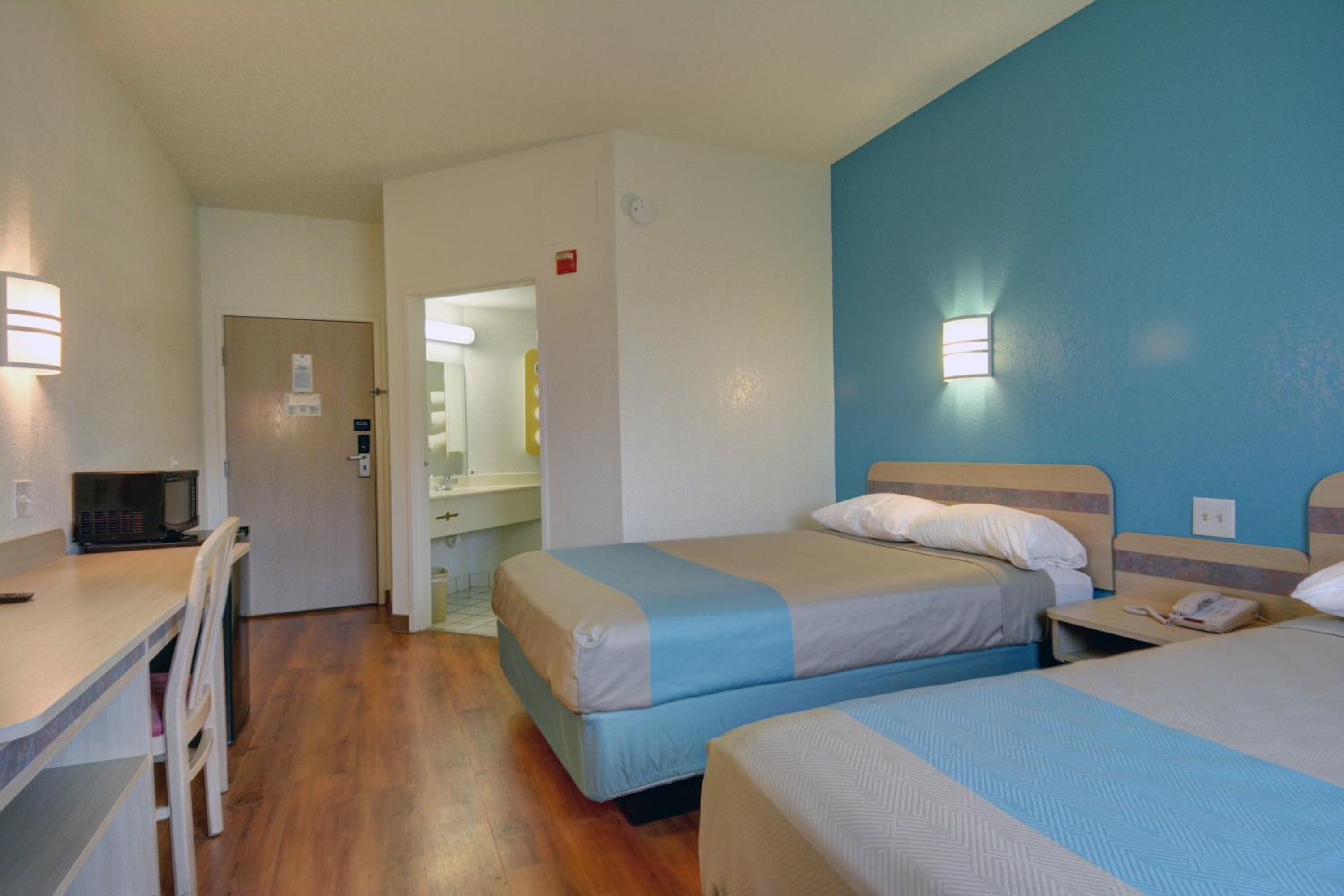 Motel 6-Denison, TX