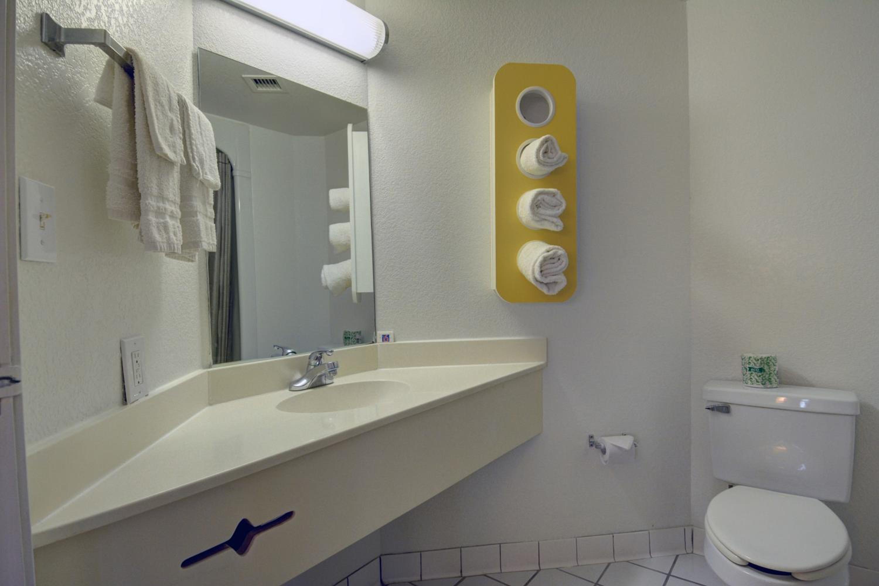 Denison Vacations - Motel 6-Denison, TX - Property Image 4