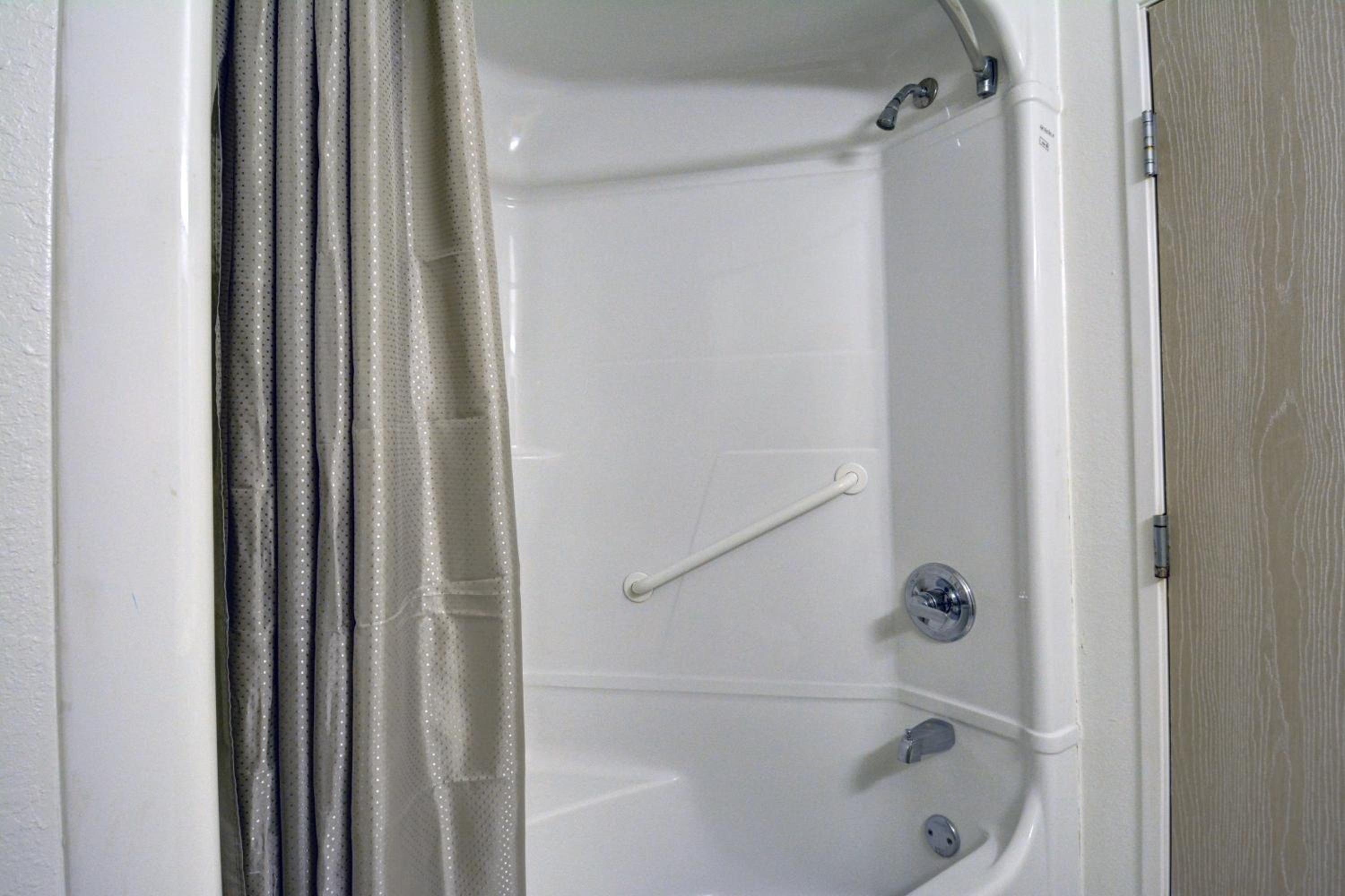 Denison Vacations - Motel 6-Denison, TX - Property Image 9