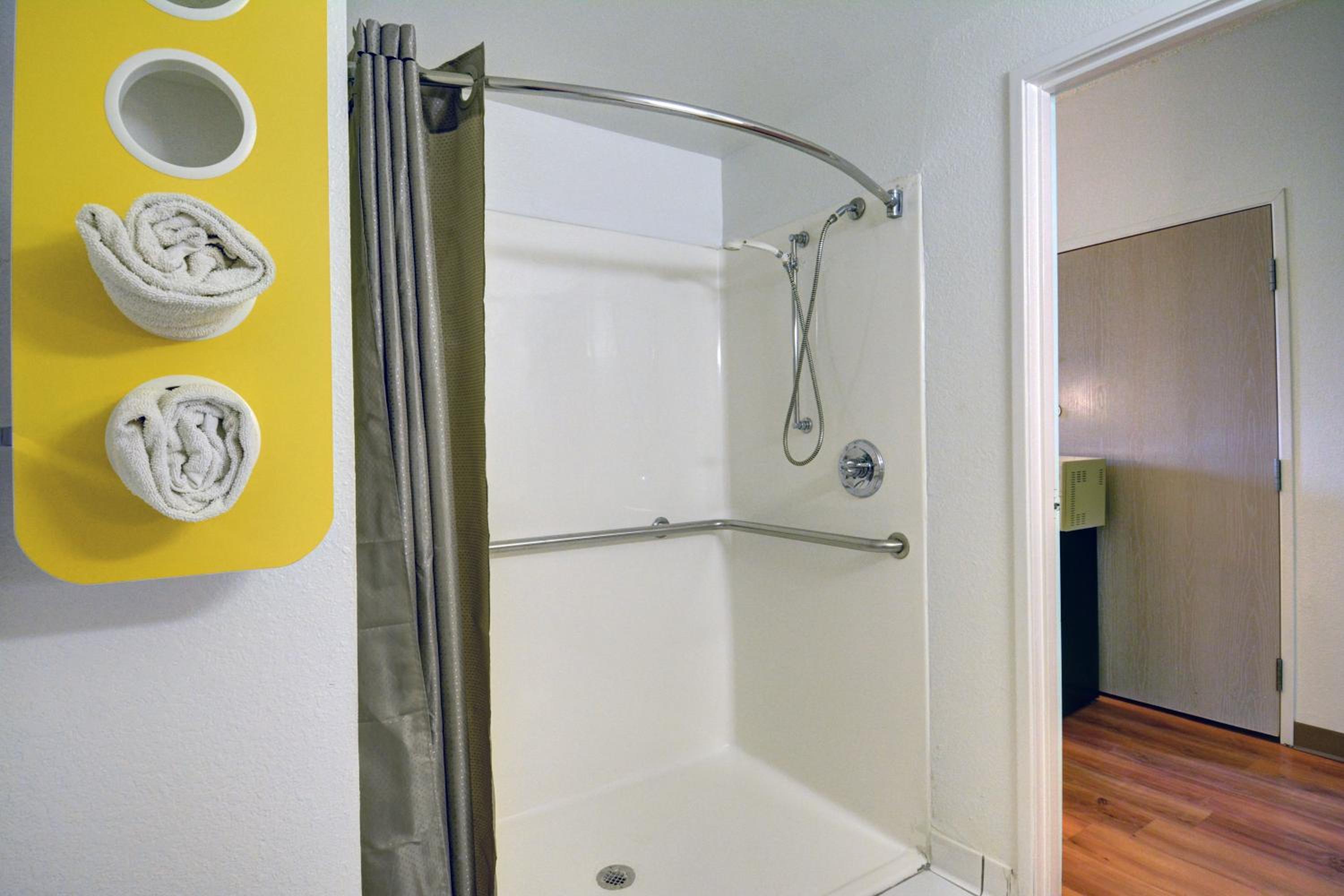 Denison Vacations - Motel 6-Denison, TX - Property Image 3