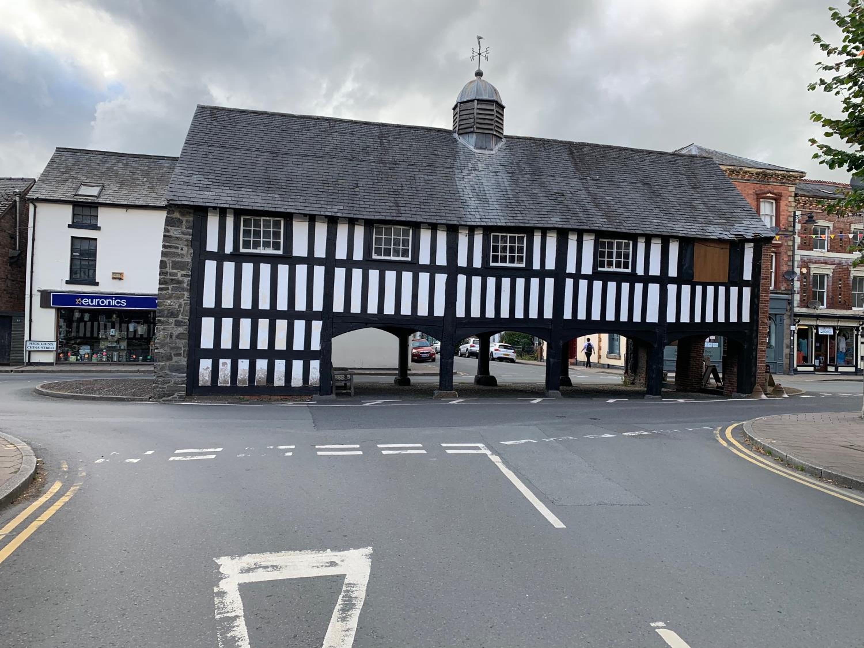 Llanidloes Townhouse-pet-friendly-sleeps 7-Mid Wales view 4