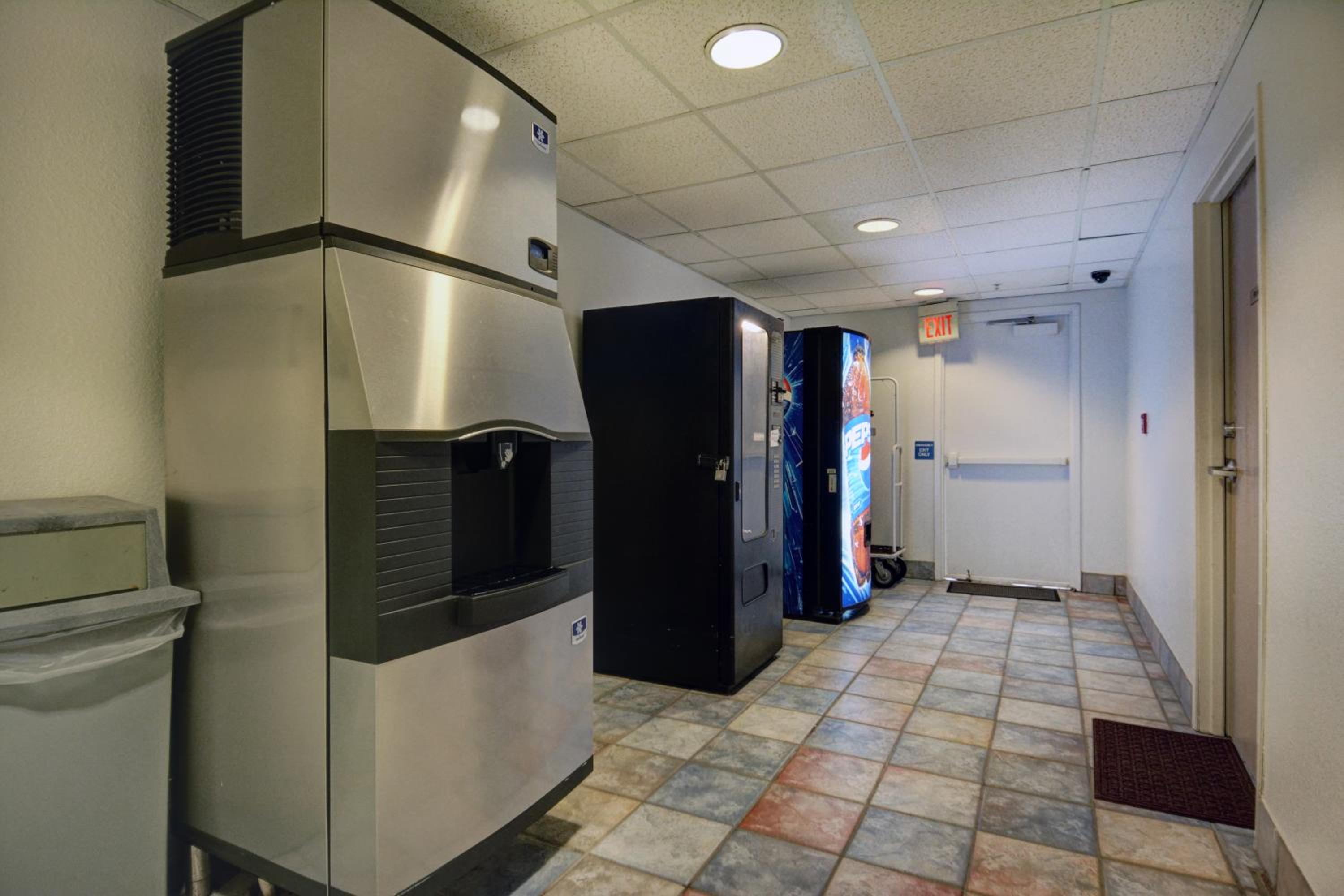 Denison Vacations - Motel 6-Denison, TX - Property Image 2