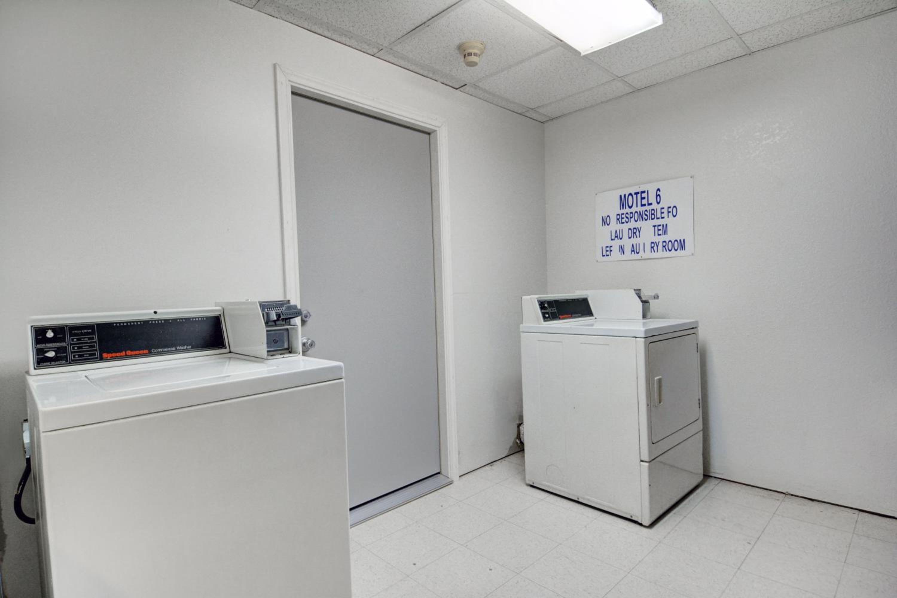 Motel 6-Denison, TX