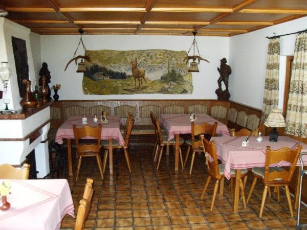Gasthaus - Pension - Café Dörfl