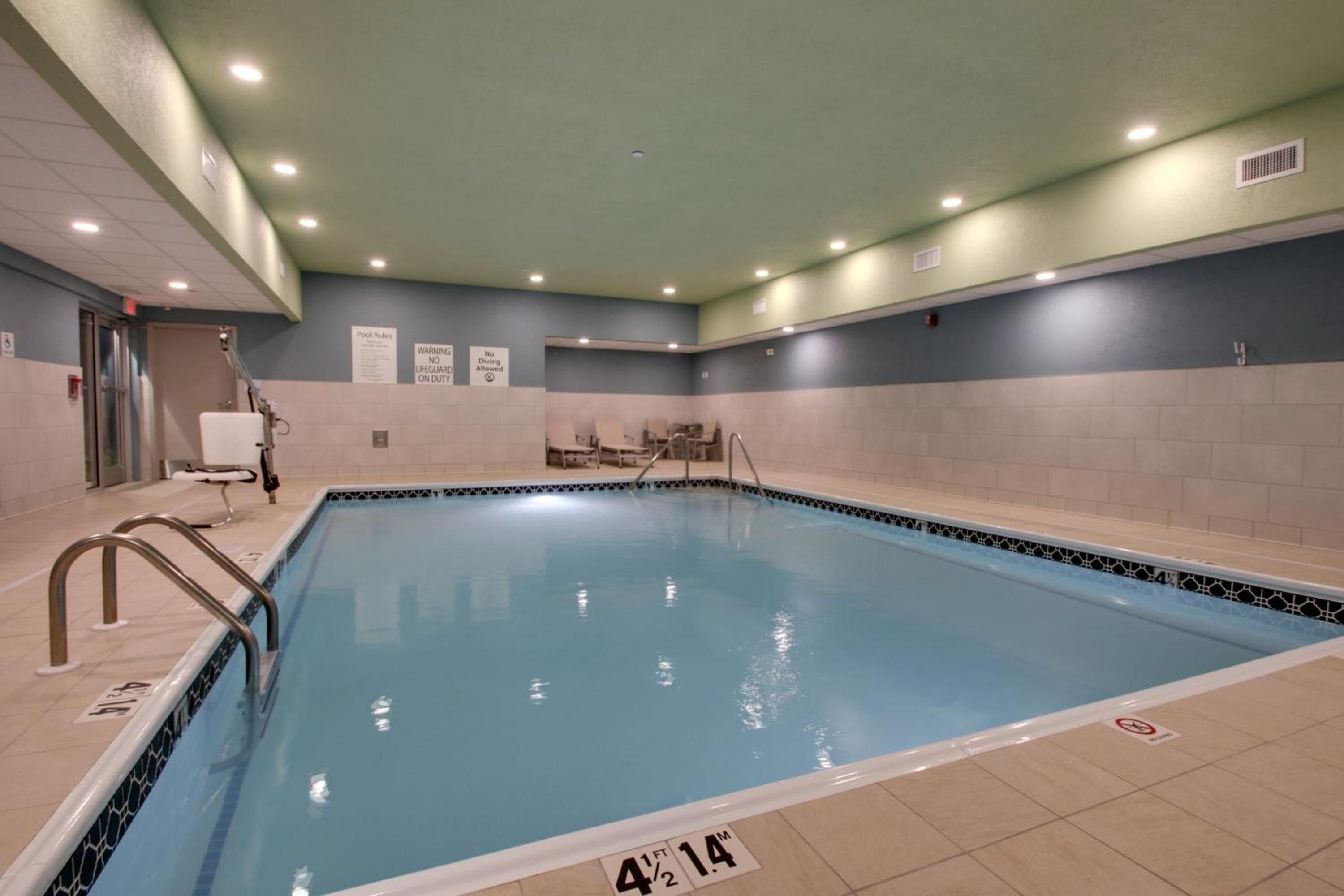 Mount Vernon Vacations - Holiday Inn Express  Suites - Mount Vernon, an IHG Hotel - Property Image 8