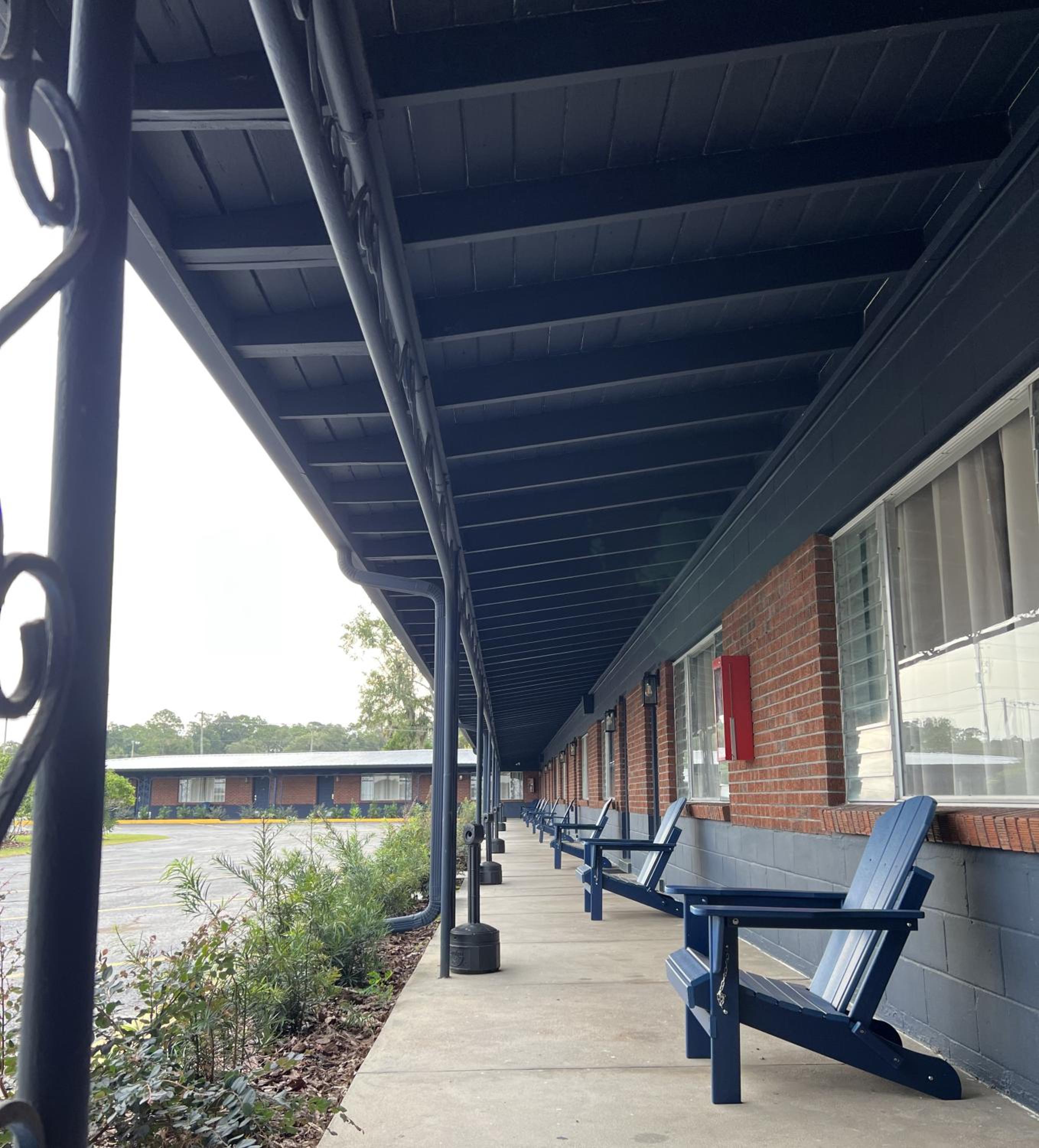 BlueGem Motel - Property Image 7