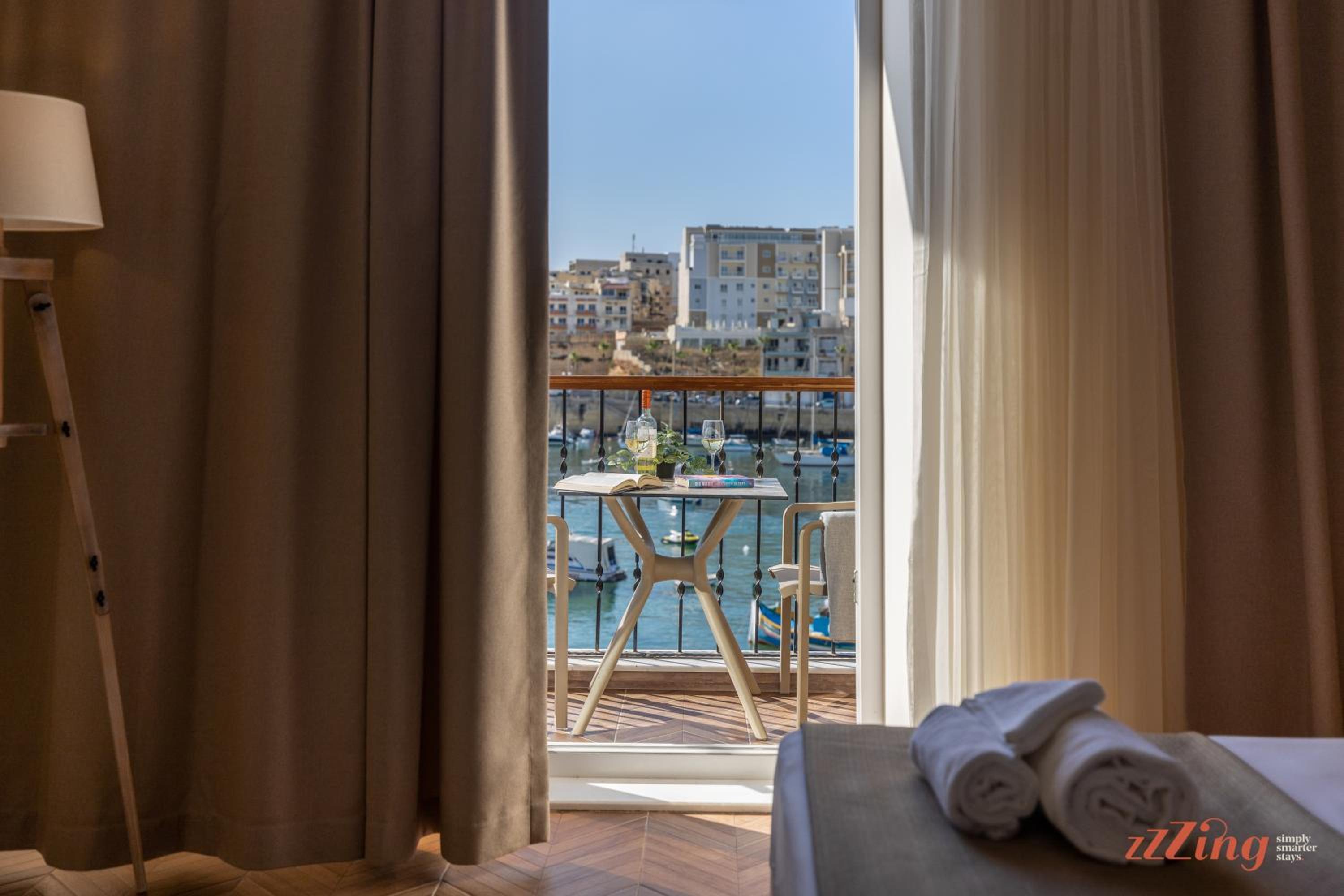 El Doris Boutique Living view 5
