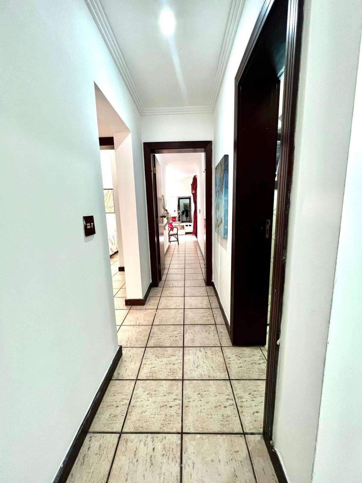 Casa com piscina no Acapulco, Guarujá SP 3