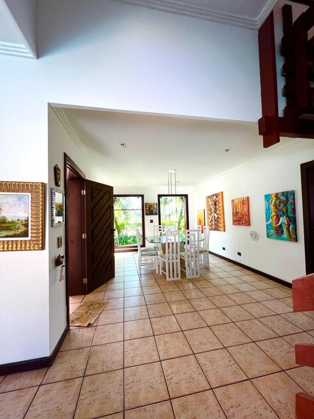 Casa com piscina no Acapulco, Guarujá SP 3