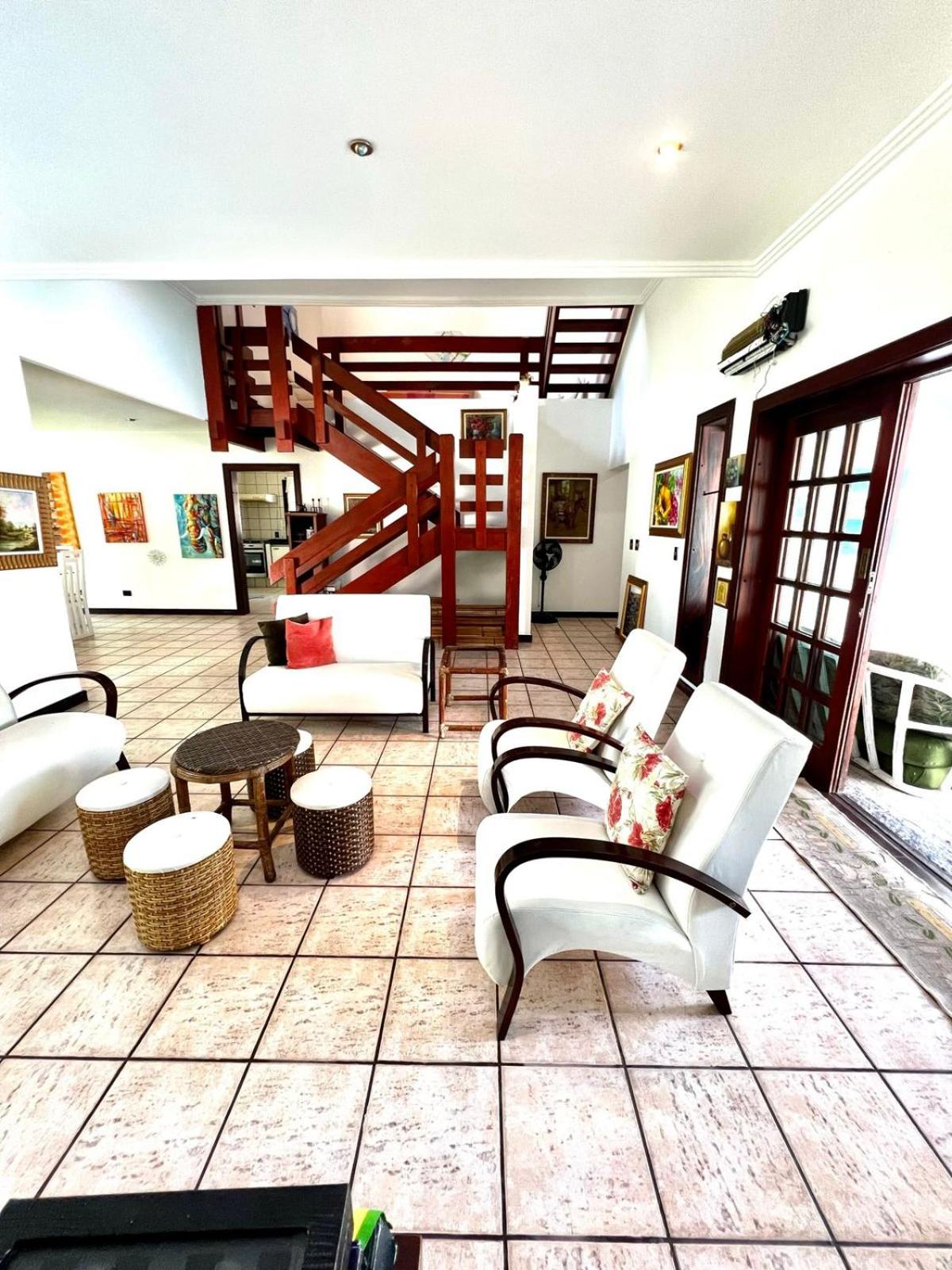 Casa com piscina no Acapulco, Guarujá SP 3