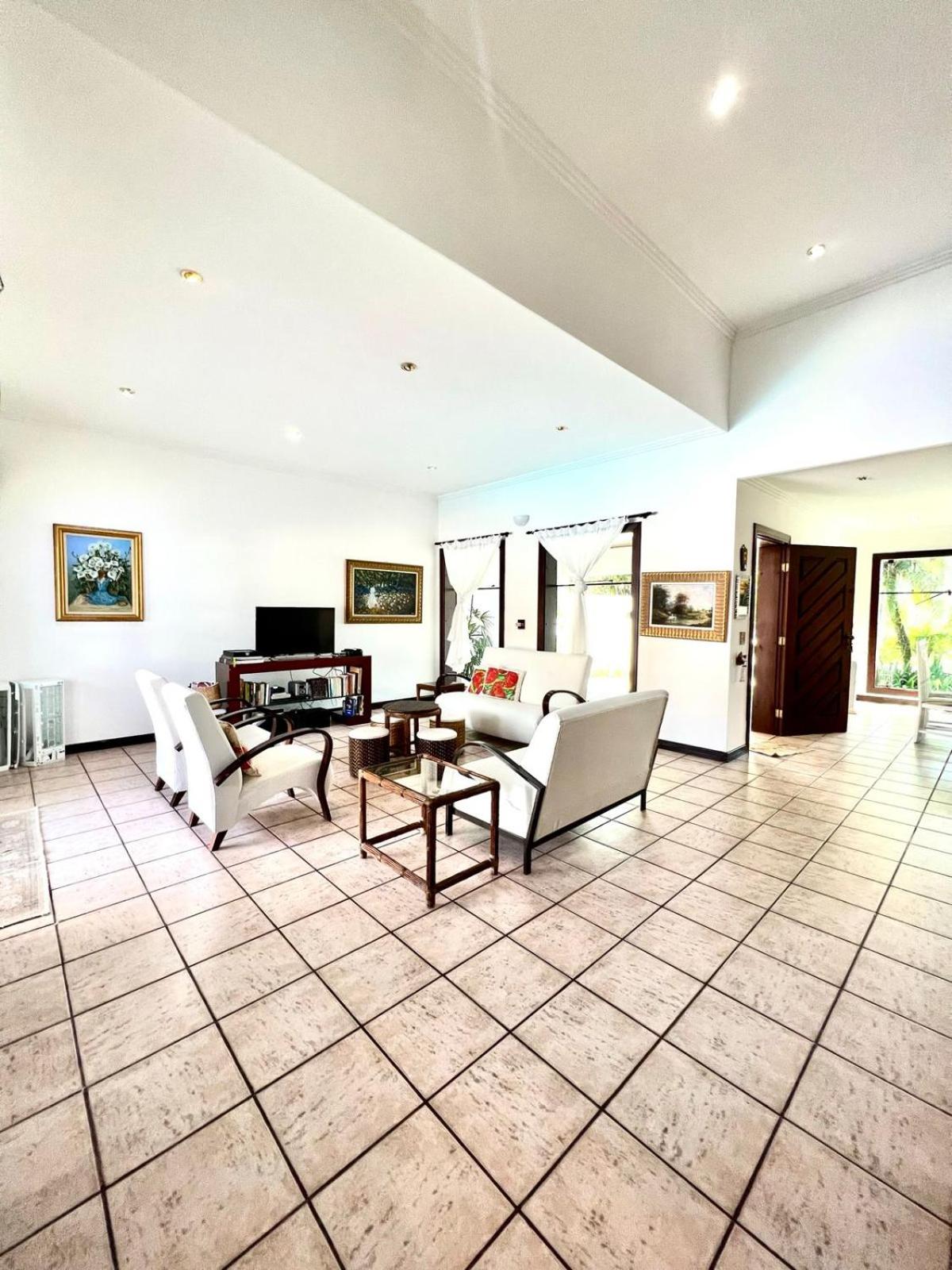 Casa com piscina no Acapulco, Guarujá SP 3