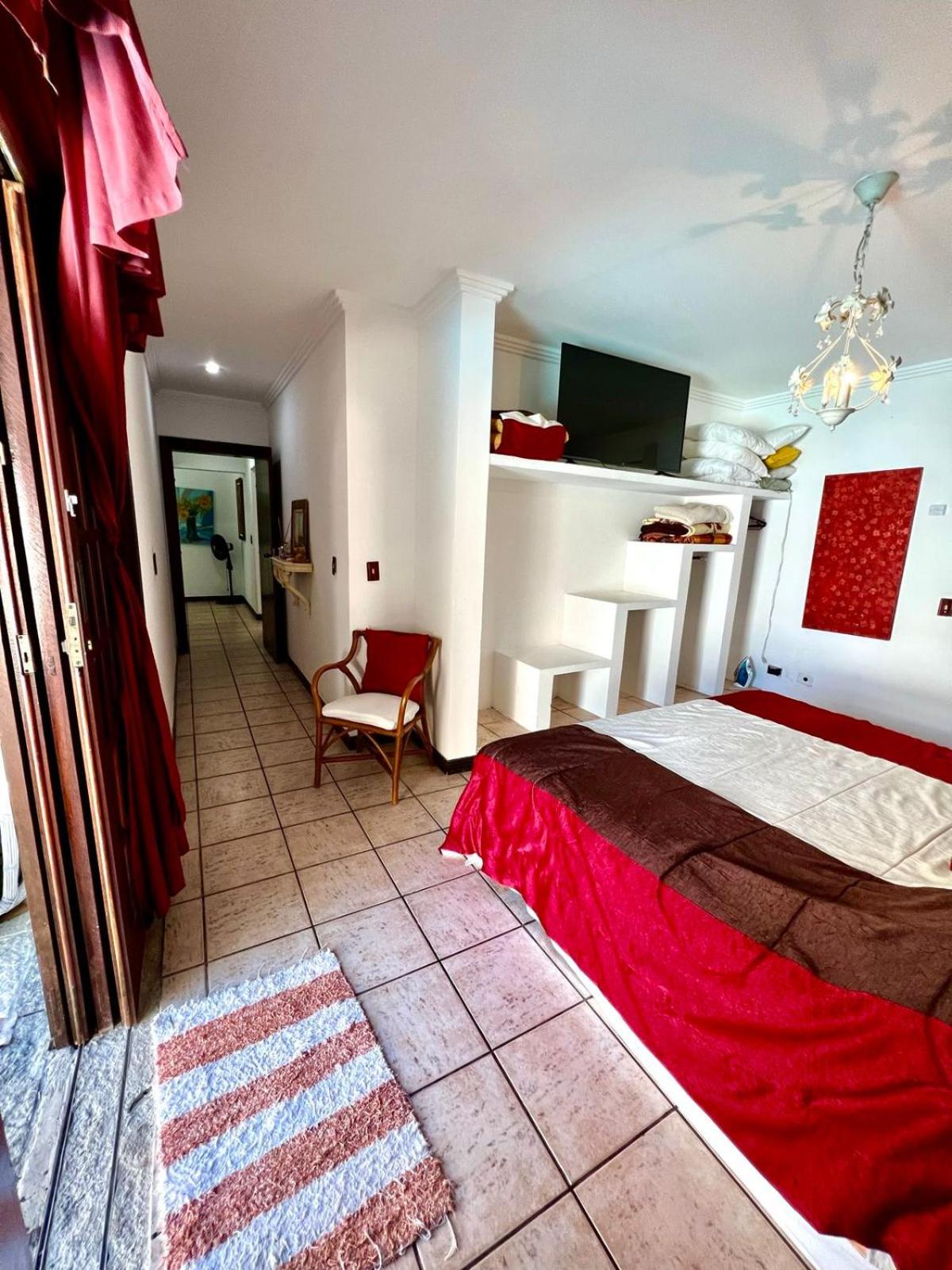 Casa com piscina no Acapulco, Guarujá SP 3