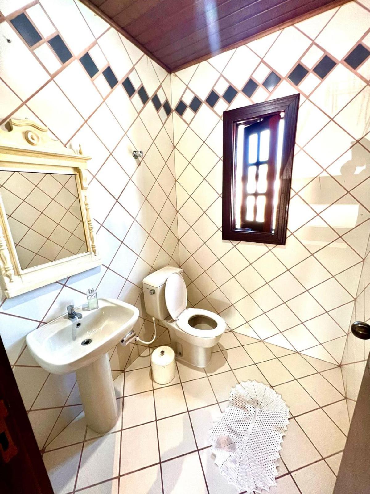 Casa com piscina no Acapulco, Guarujá SP 3