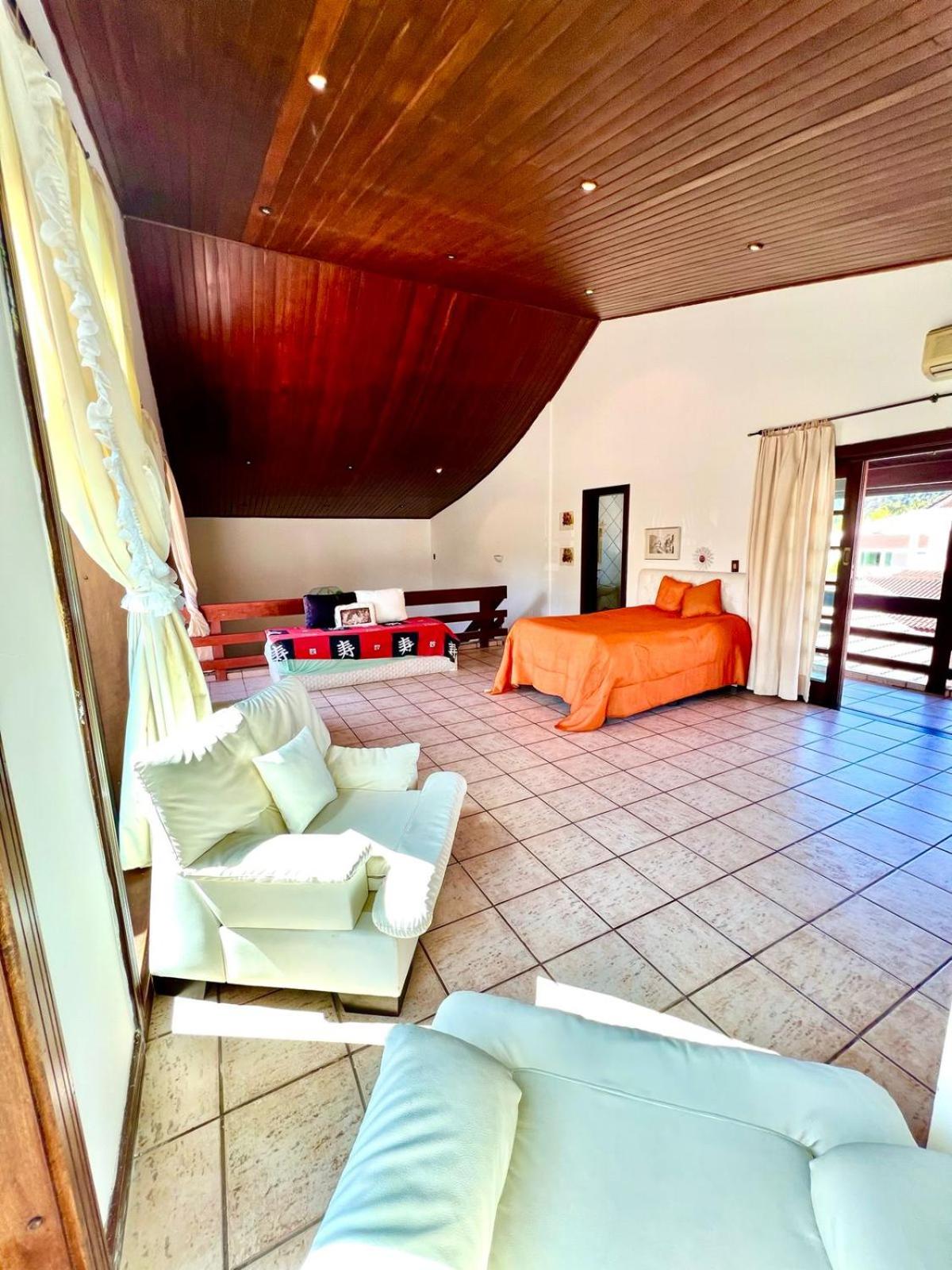 Casa com piscina no Acapulco, Guarujá SP 3