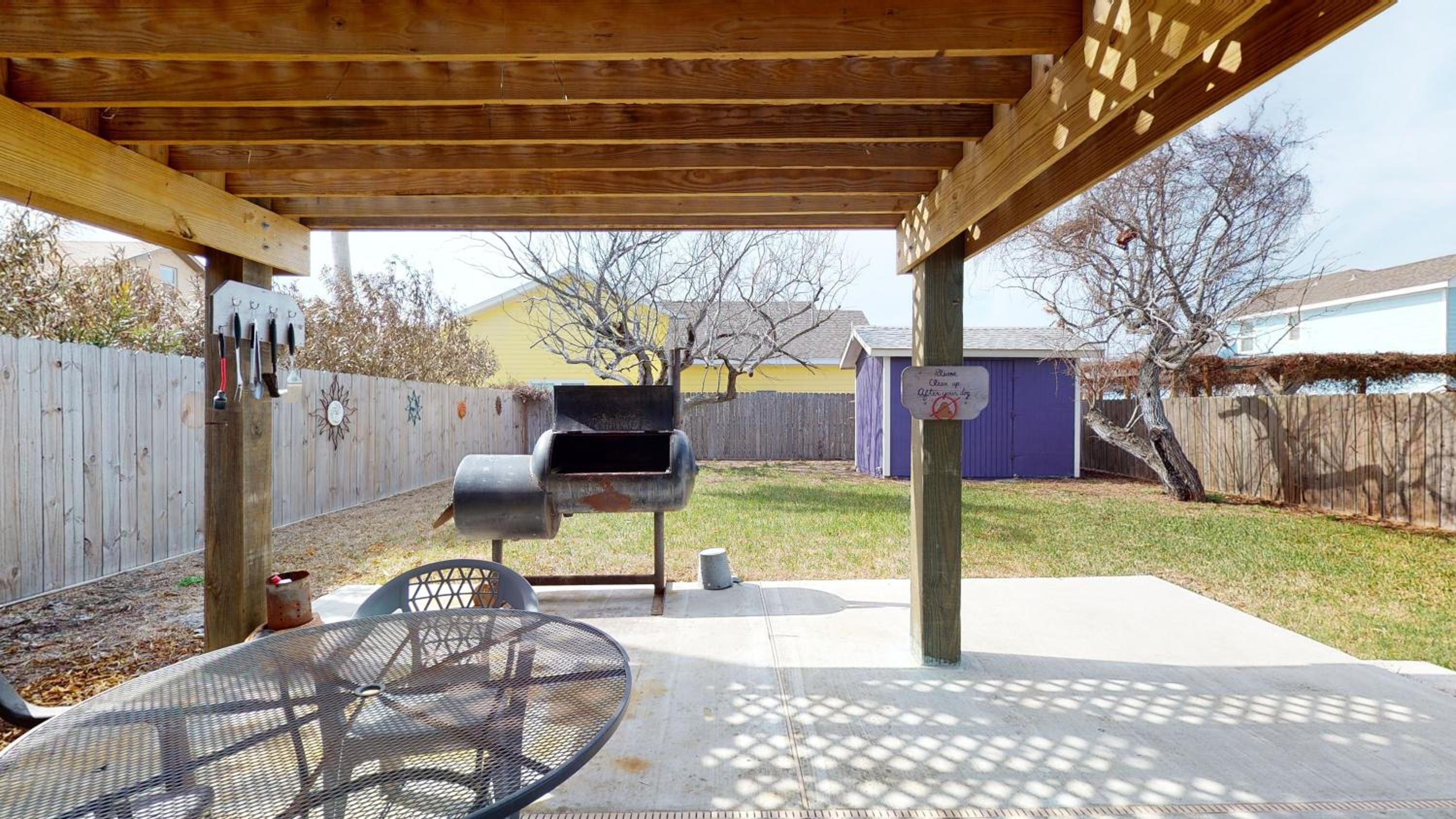 1116SS Great house in Town Parking for 3 plus BoatWatercraft Fenced Yard DeckPatio view 3