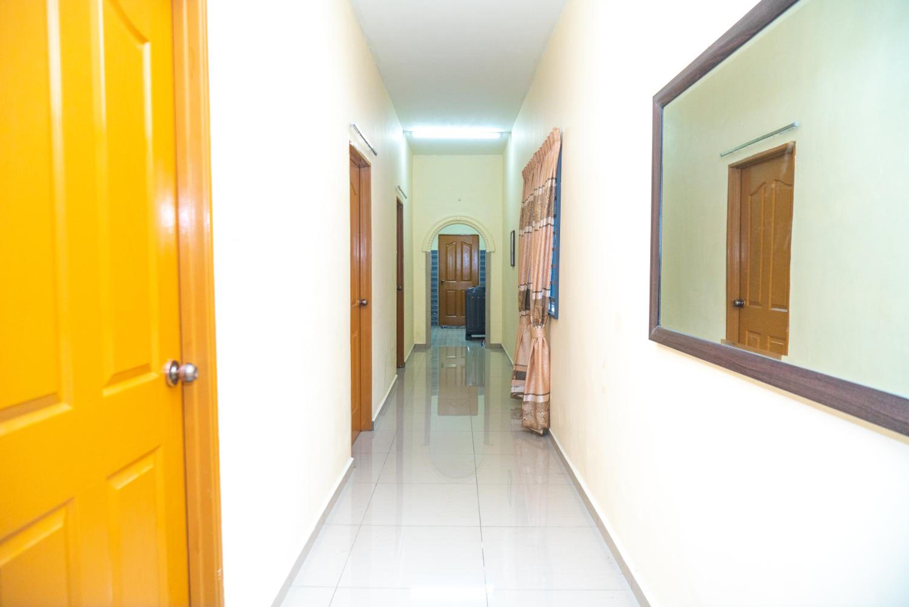 Adorable 3-bedroom home with Pool, Wi-Fi and BBQ photo 3
