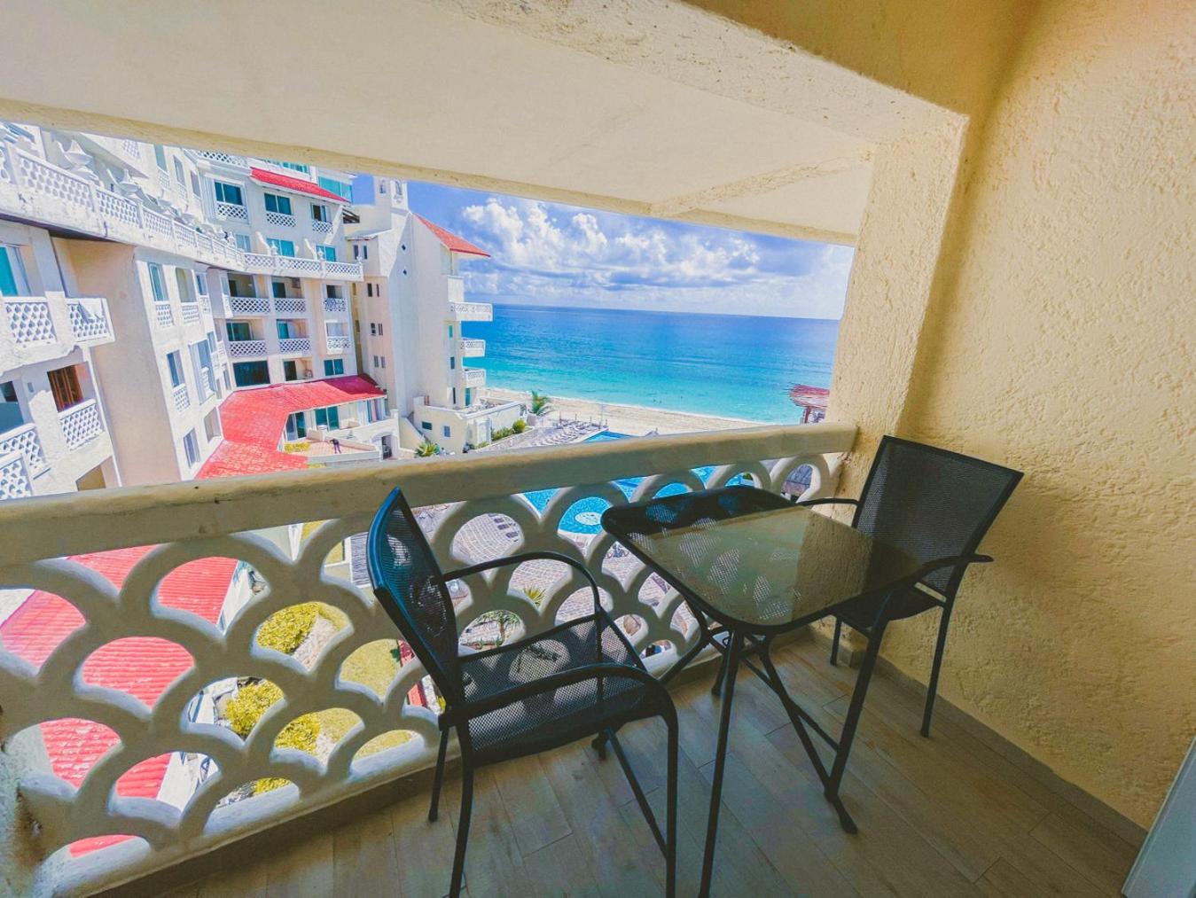 Cancun Plaza Condo Ocean front