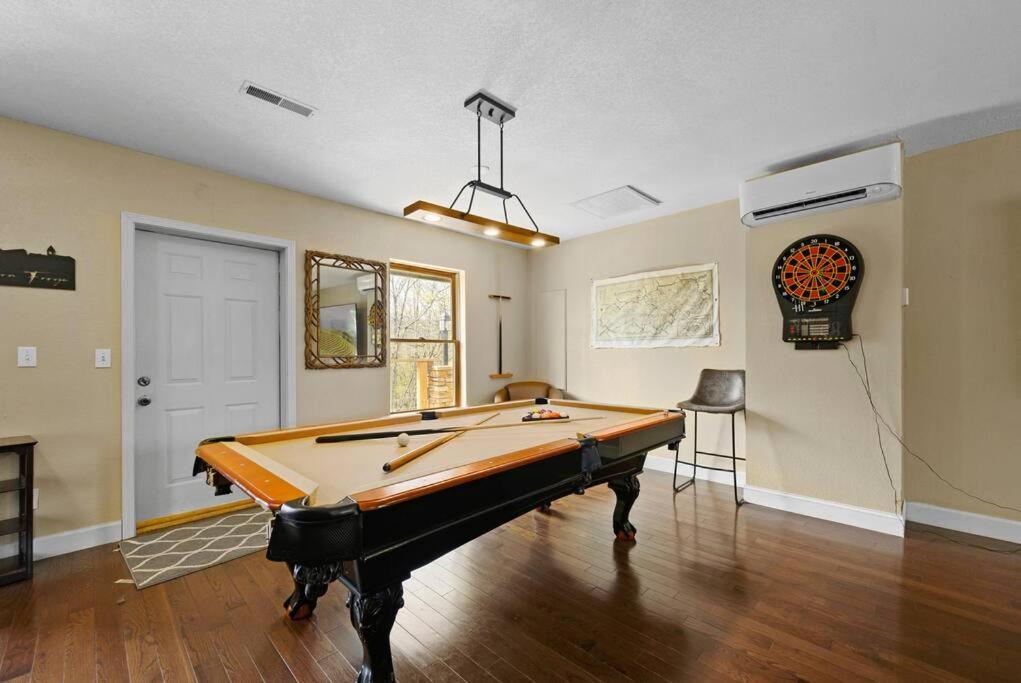 Crestview Estate 5 acres-heated pool-5min to strip view 5