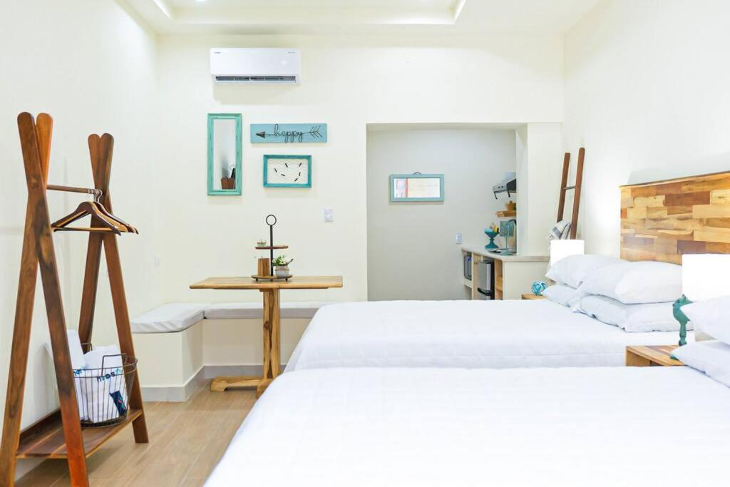 Recently Renovated Apartment The Heart Of Flores view 4