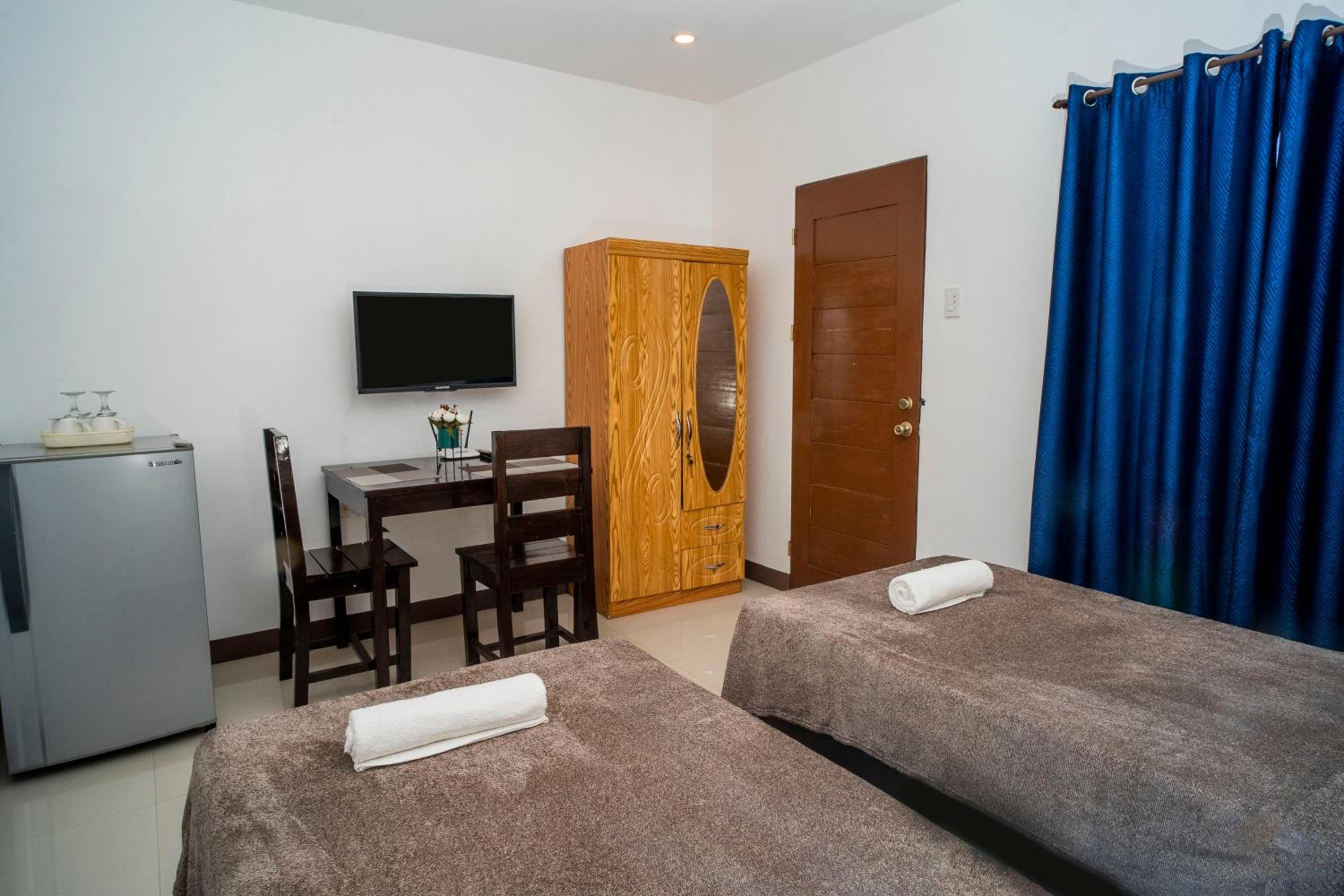 Panglao Village Court Apartment Stay Inn view 2