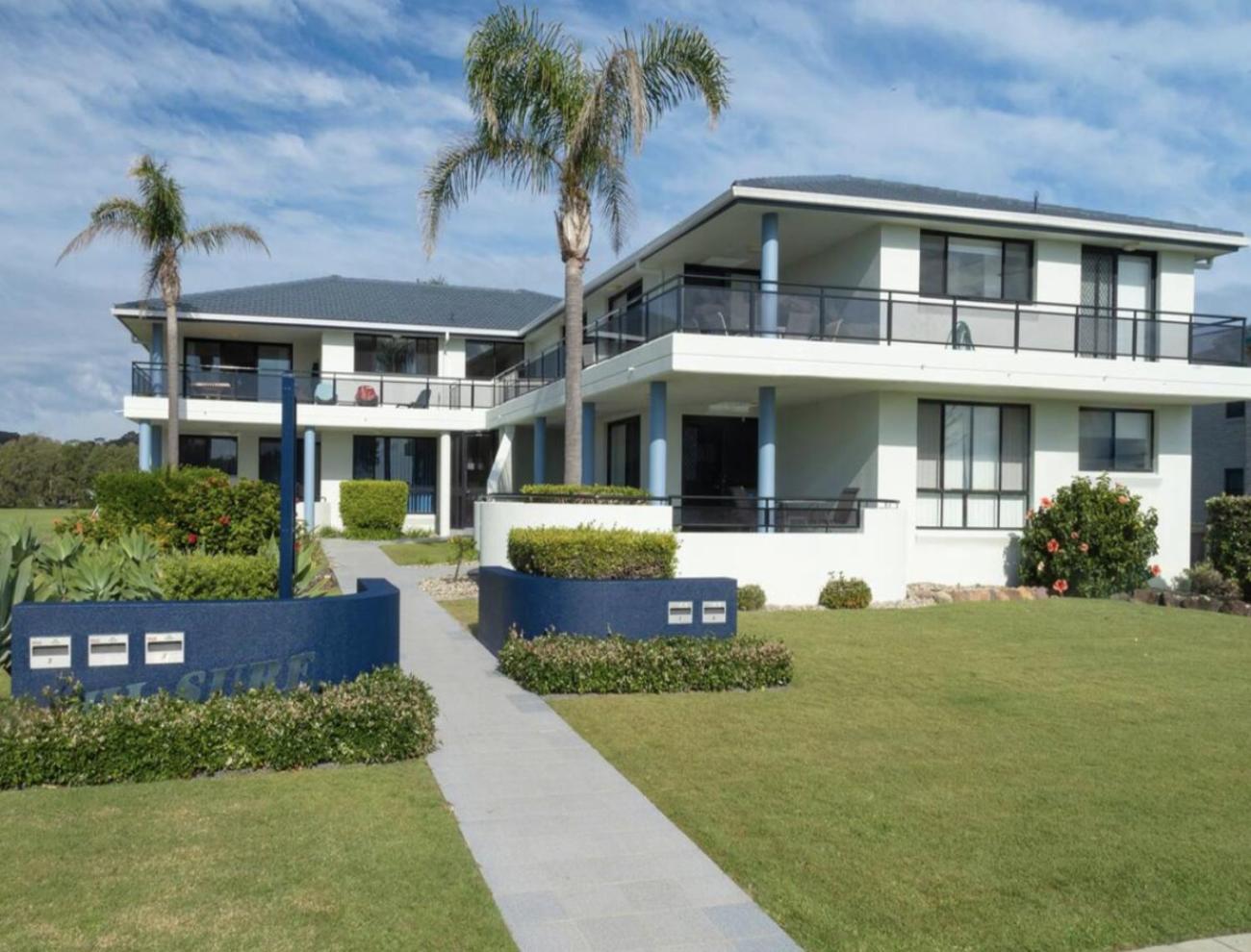 Hi Surf Unit 2, 92 Head Street, Forster