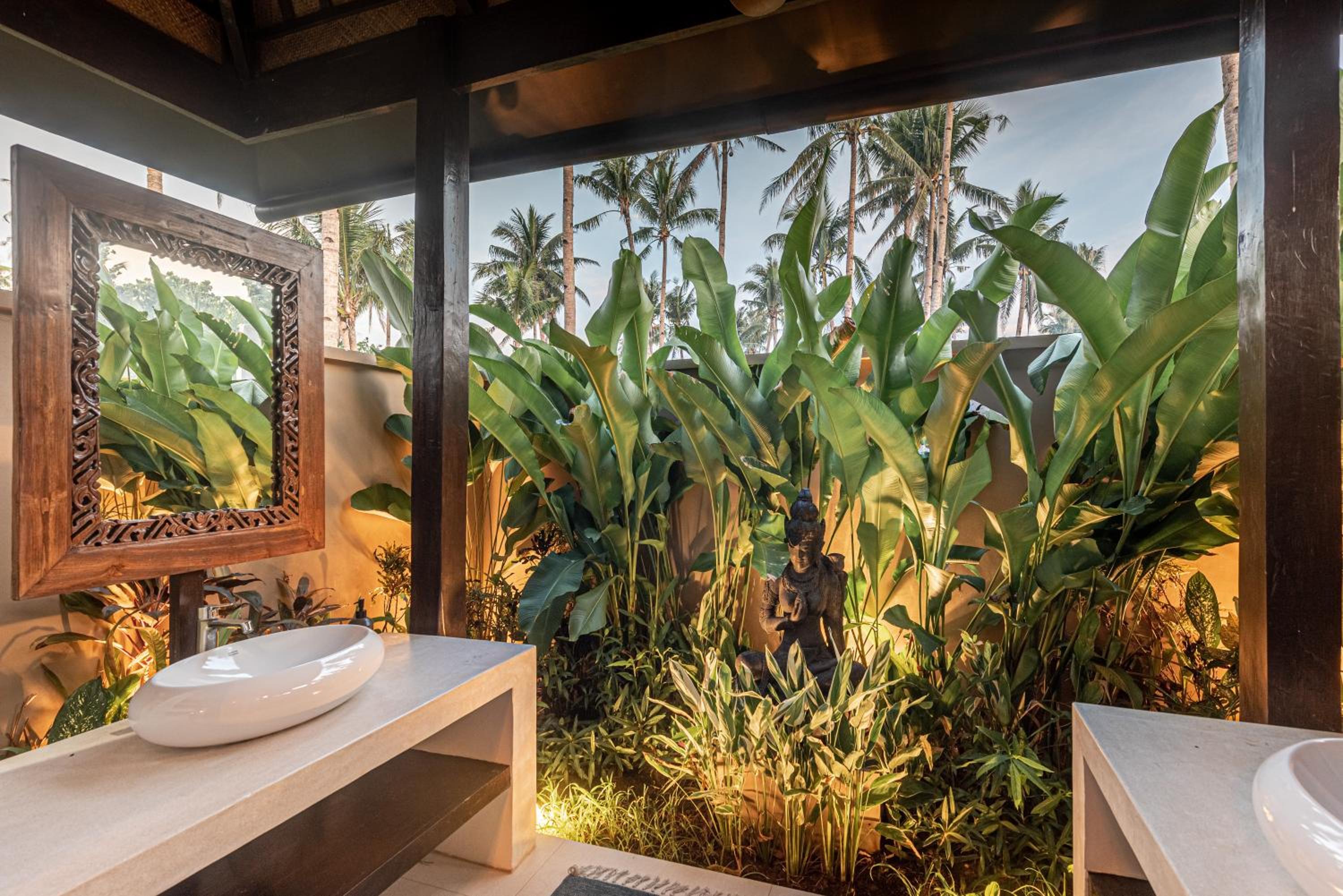 VILLA JUAN - A Beach Front Villa in General Luna Siargao view 4