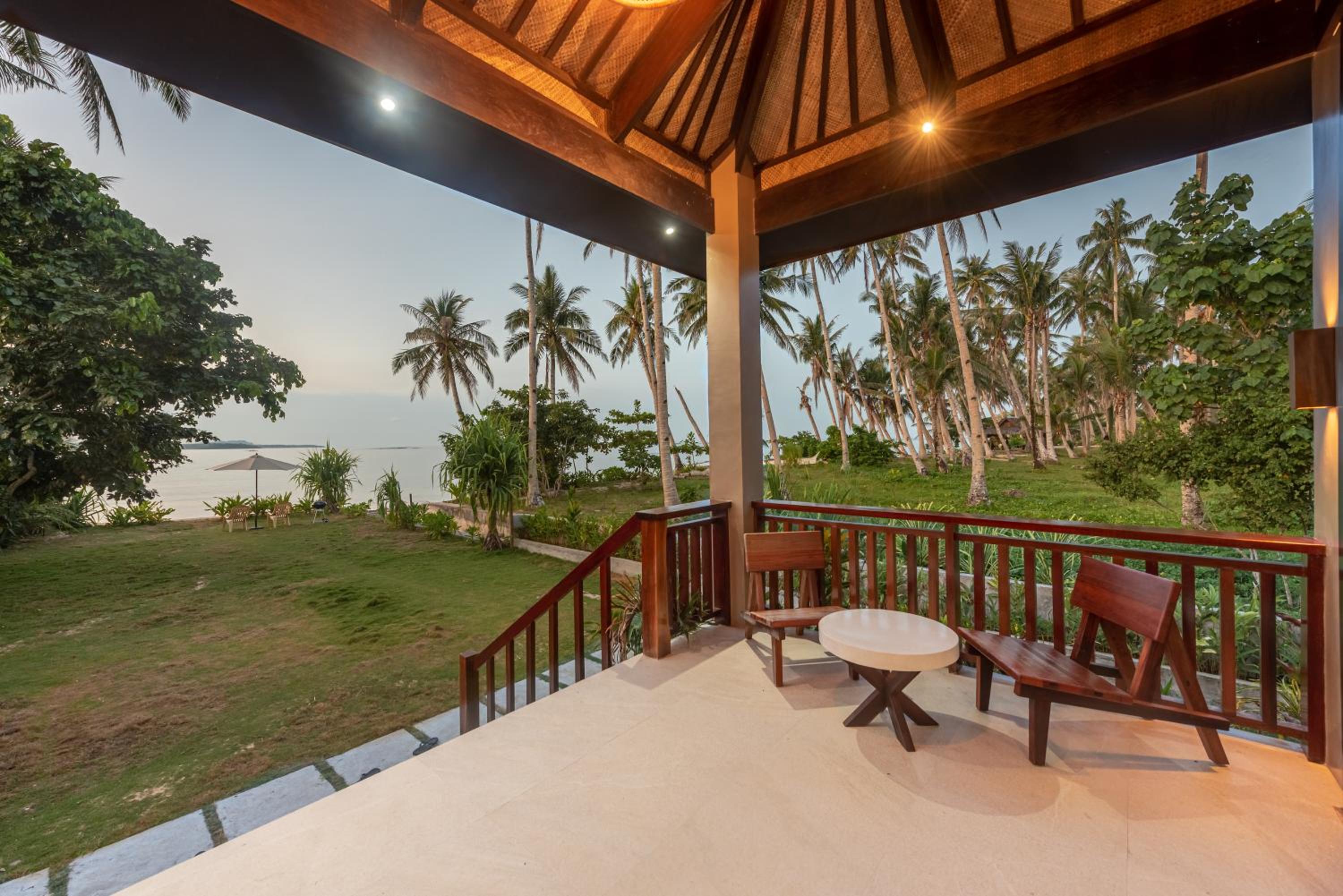 VILLA JUAN - A Beach Front Villa in General Luna Siargao view 5