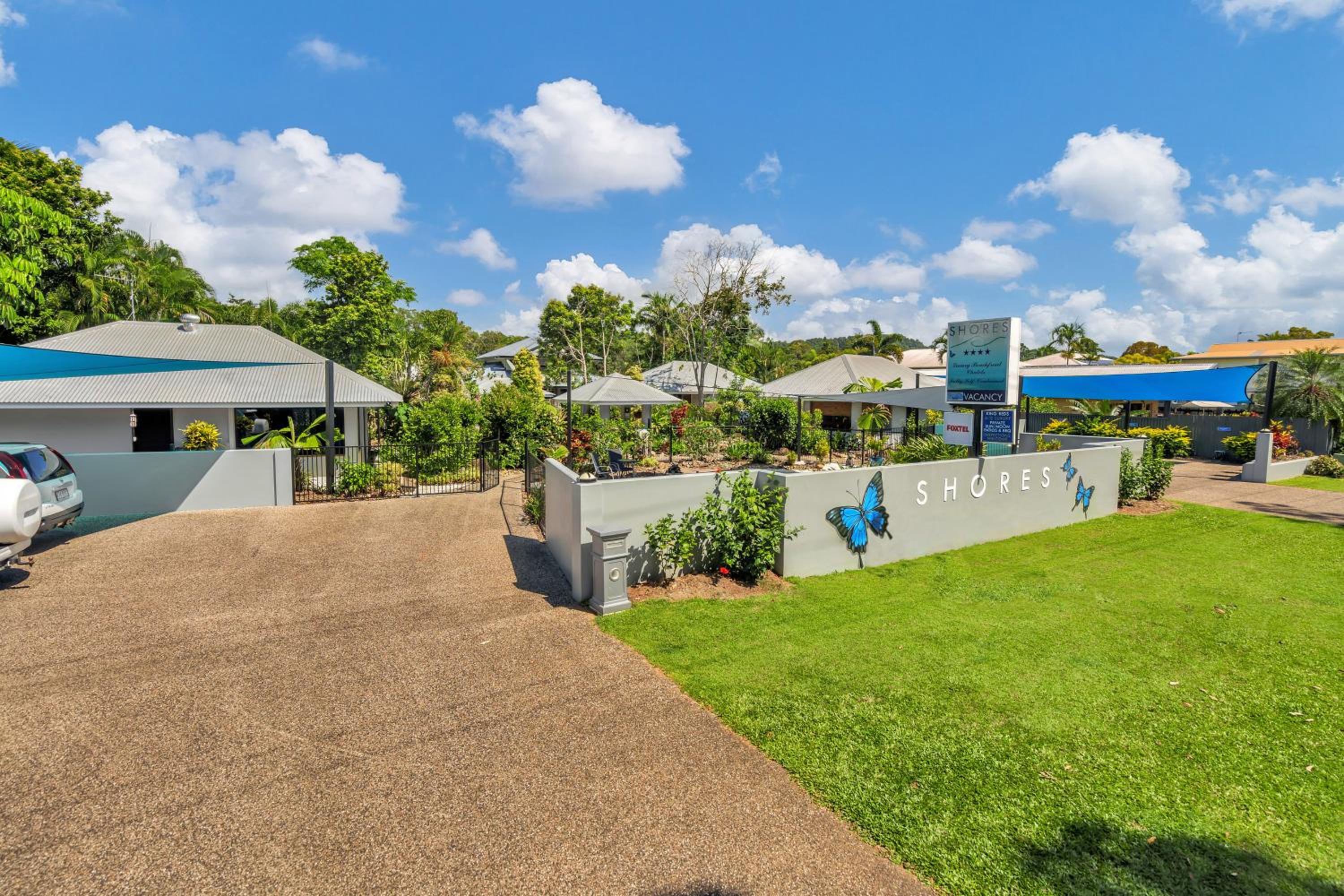 Hotel Mission Beach Shores - Image 1