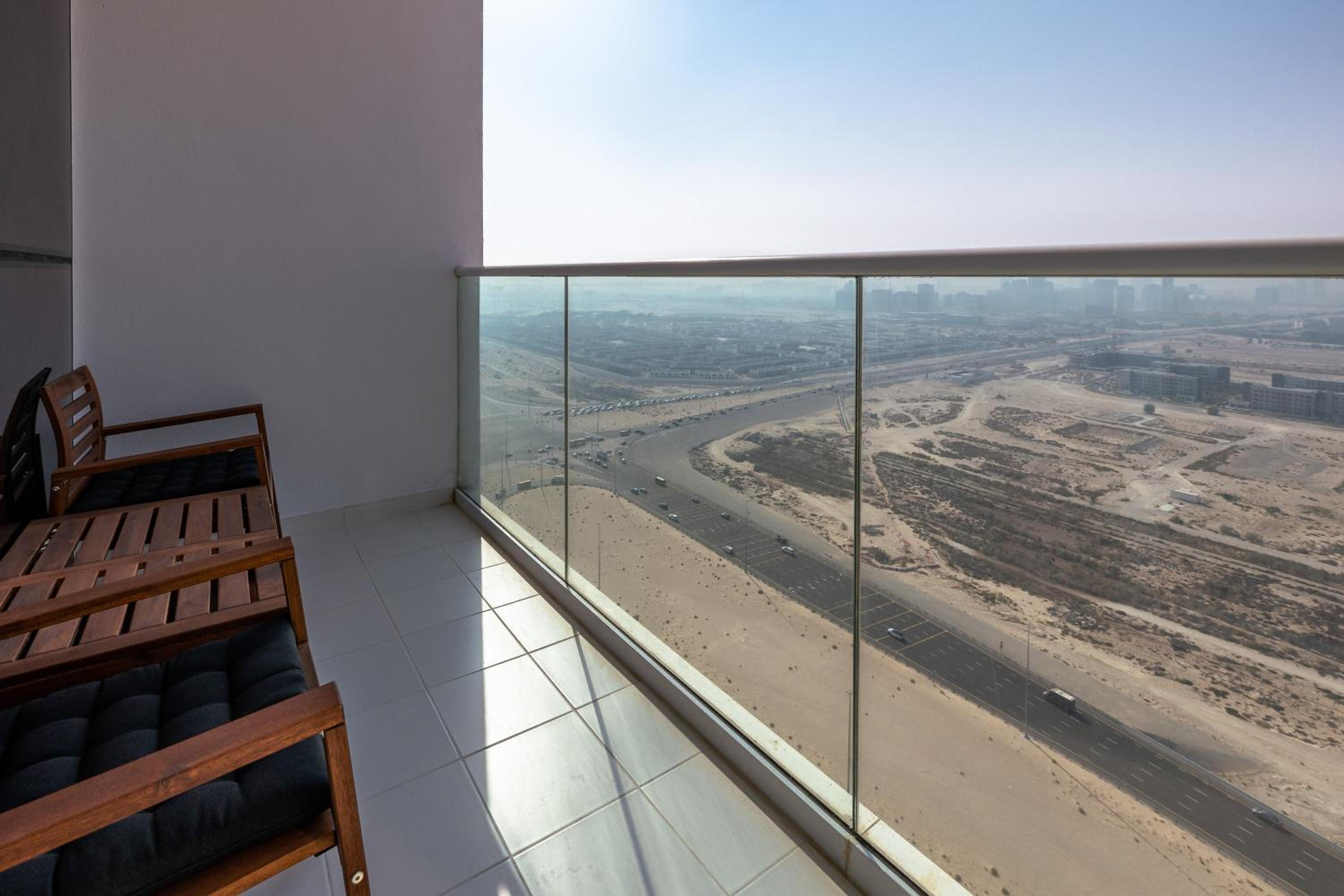 Welcoming Studio in Damac Hills Carson B