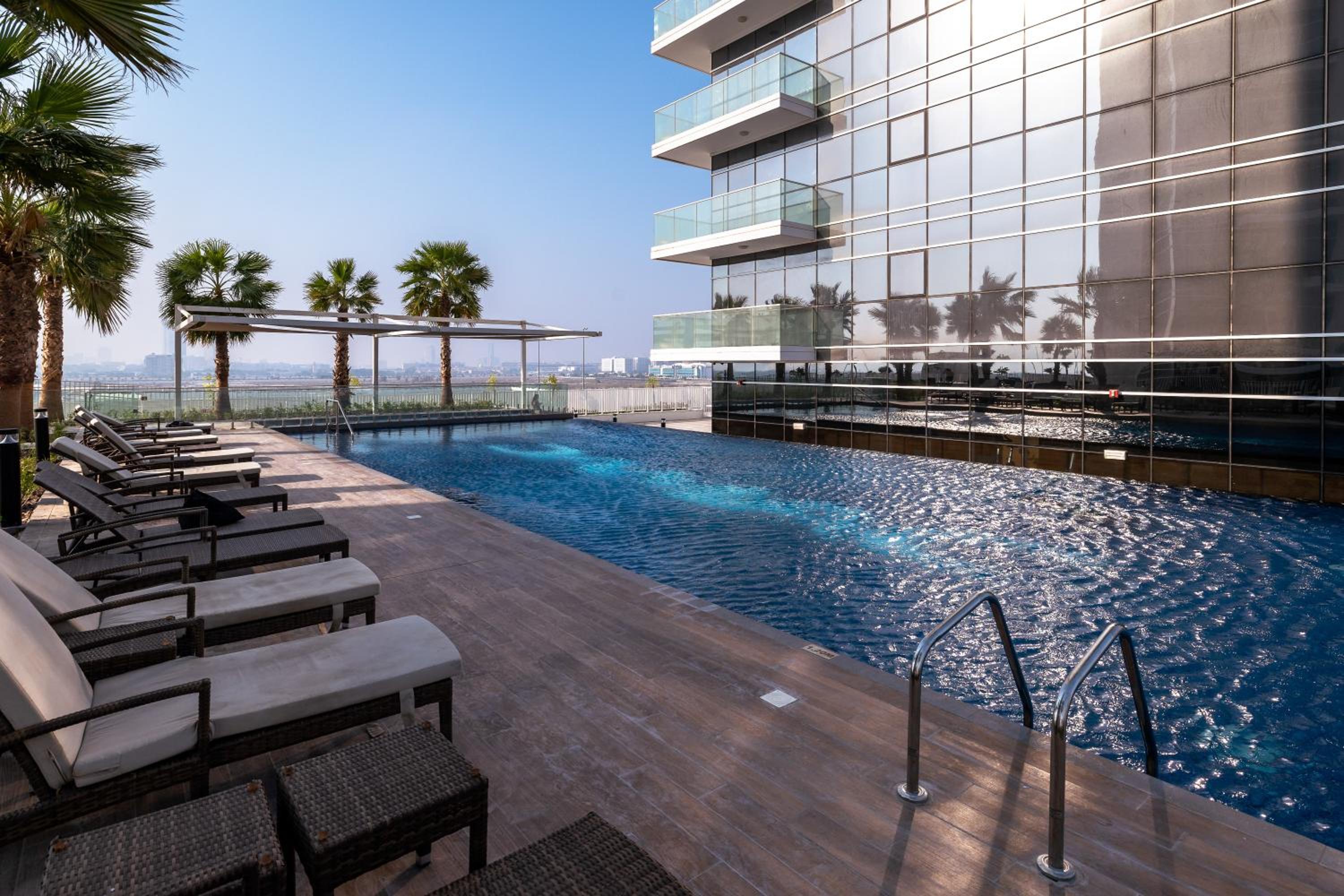 Welcoming Studio in Damac Hills Carson B